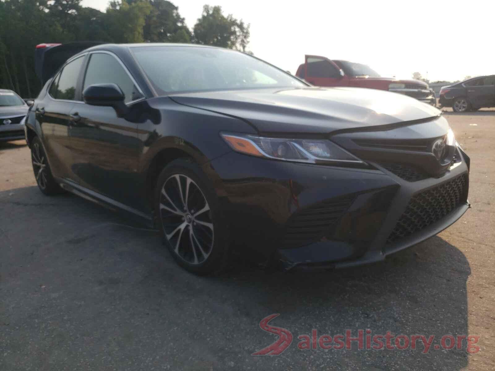 JTNB11HK5J3034433 2018 TOYOTA CAMRY