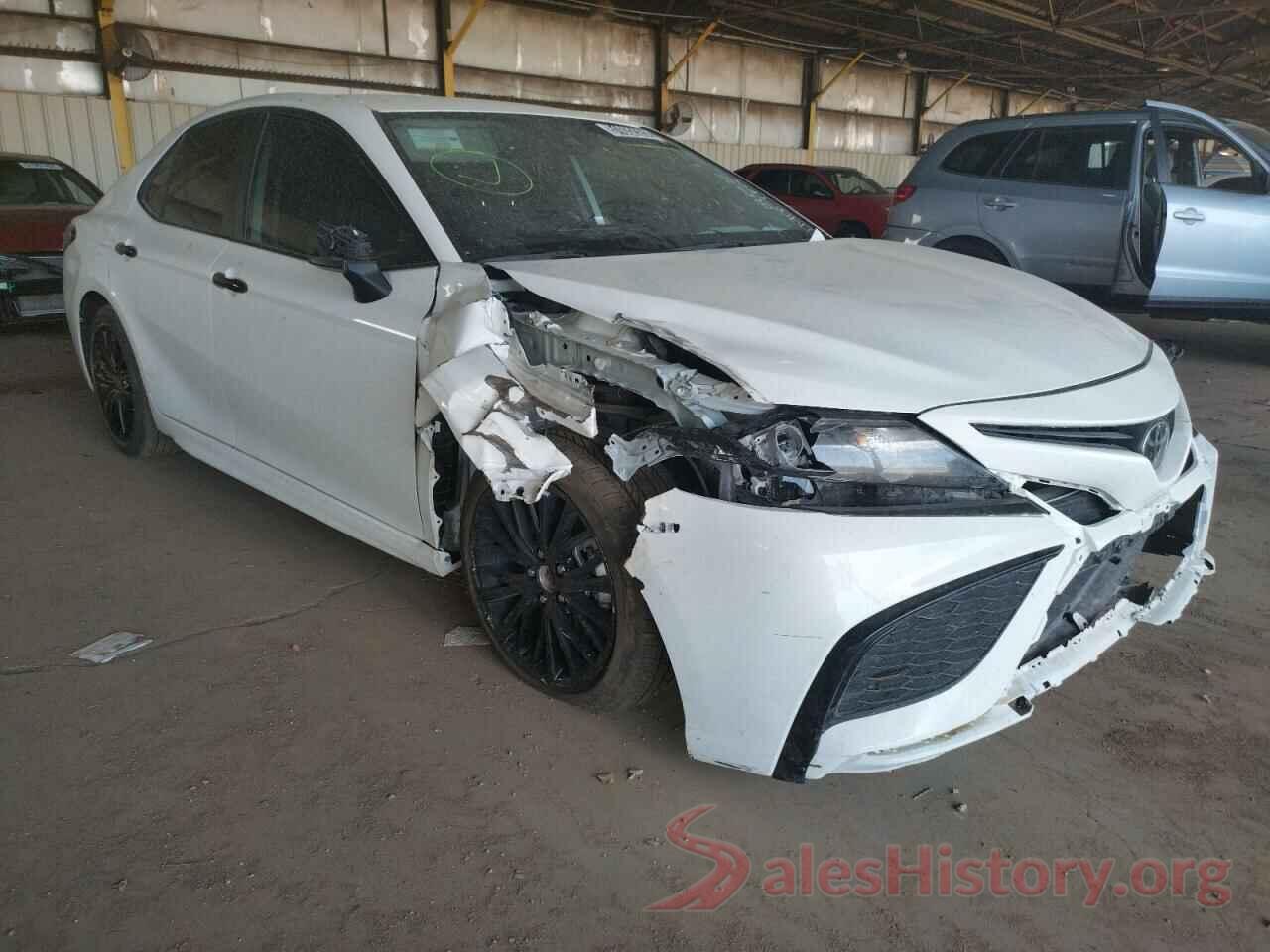 4T1G11AK1MU440174 2021 TOYOTA CAMRY