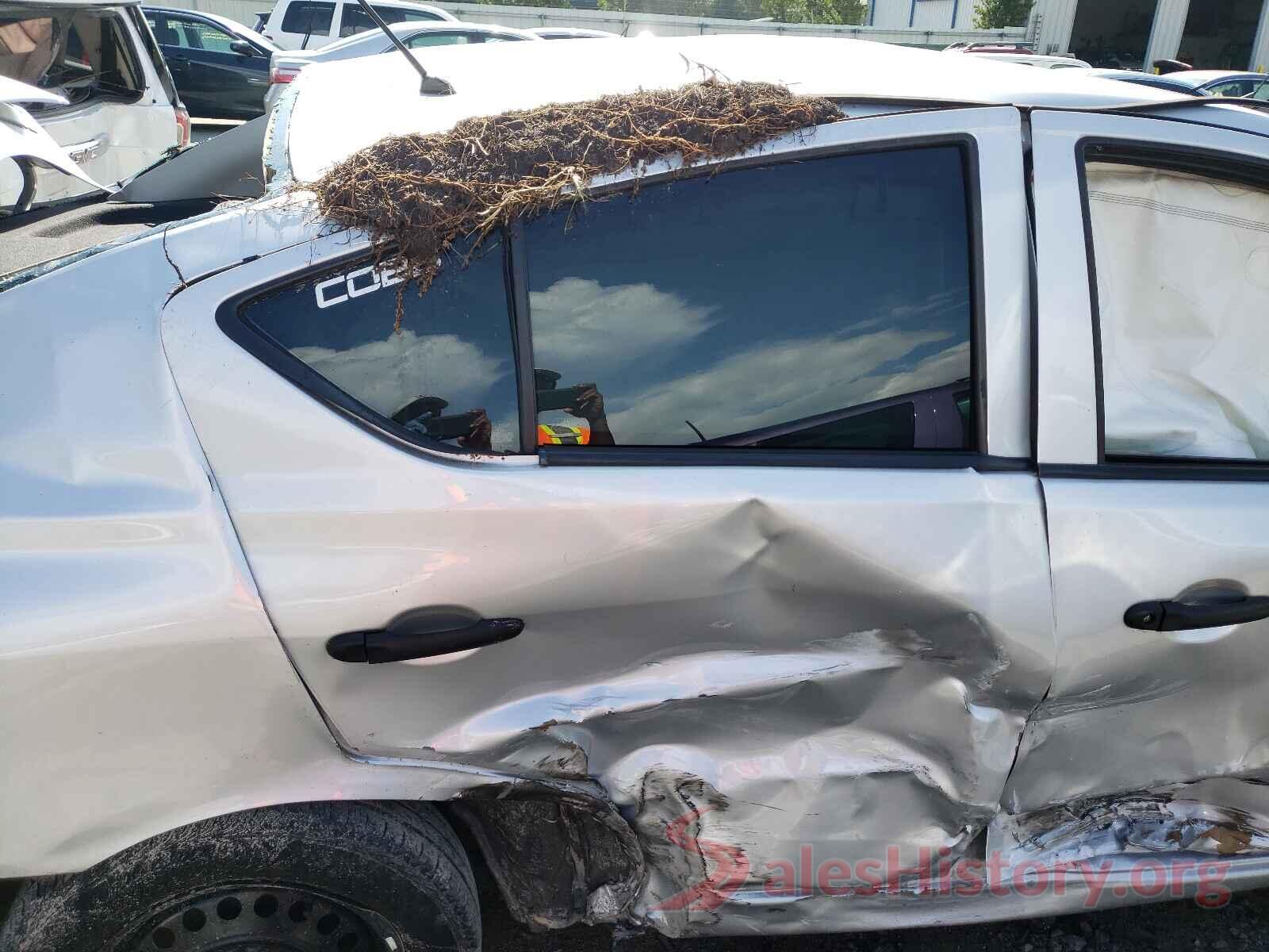 3N1CN7AP7JL812437 2018 NISSAN VERSA