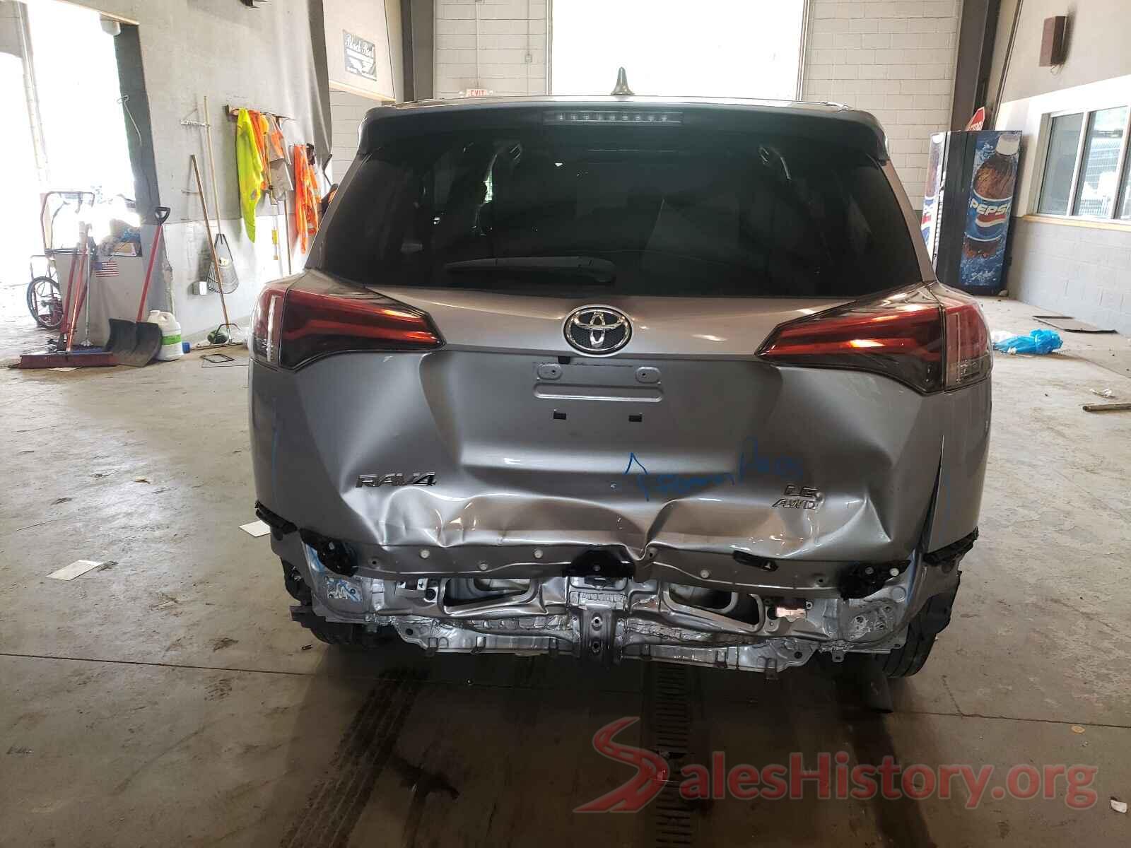 JTMBFREV6JJ198305 2018 TOYOTA RAV4