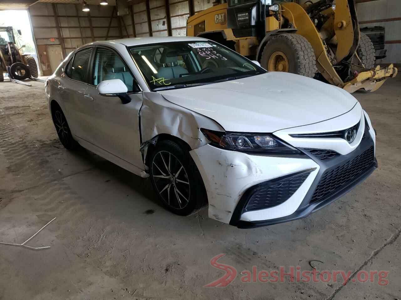 4T1G11AKXNU669910 2022 TOYOTA CAMRY