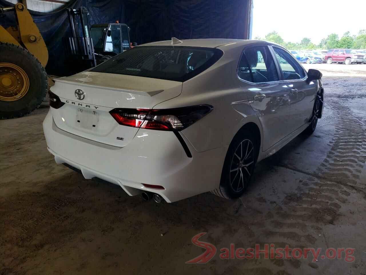 4T1G11AKXNU669910 2022 TOYOTA CAMRY