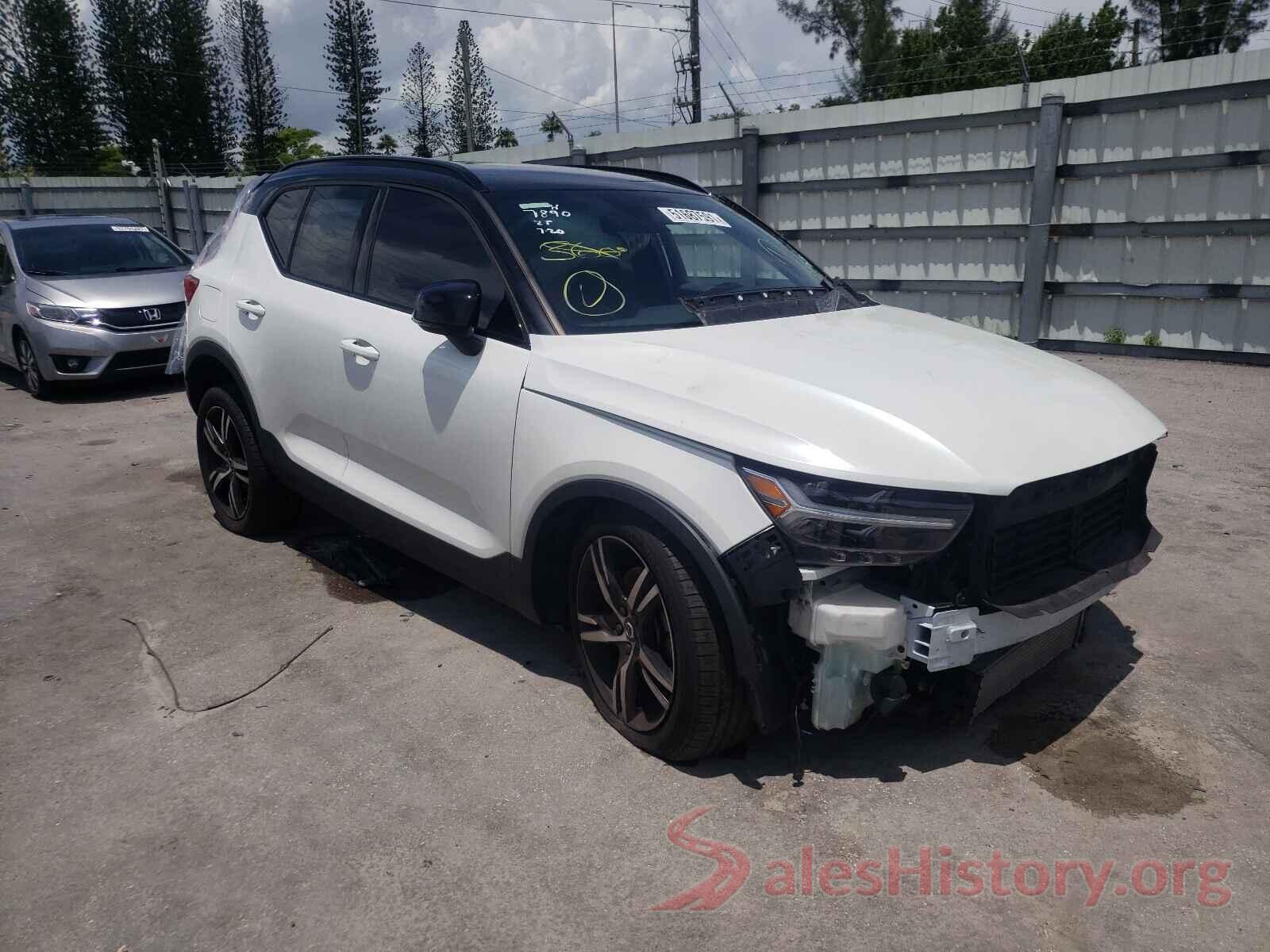 YV4AC2HM7K2107890 2019 VOLVO XC40