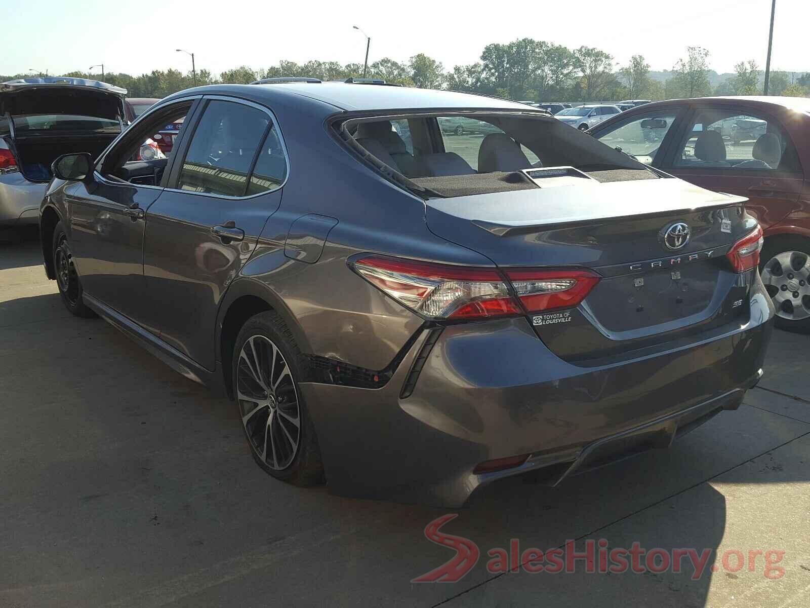 4T1B11HK7JU577941 2018 TOYOTA CAMRY