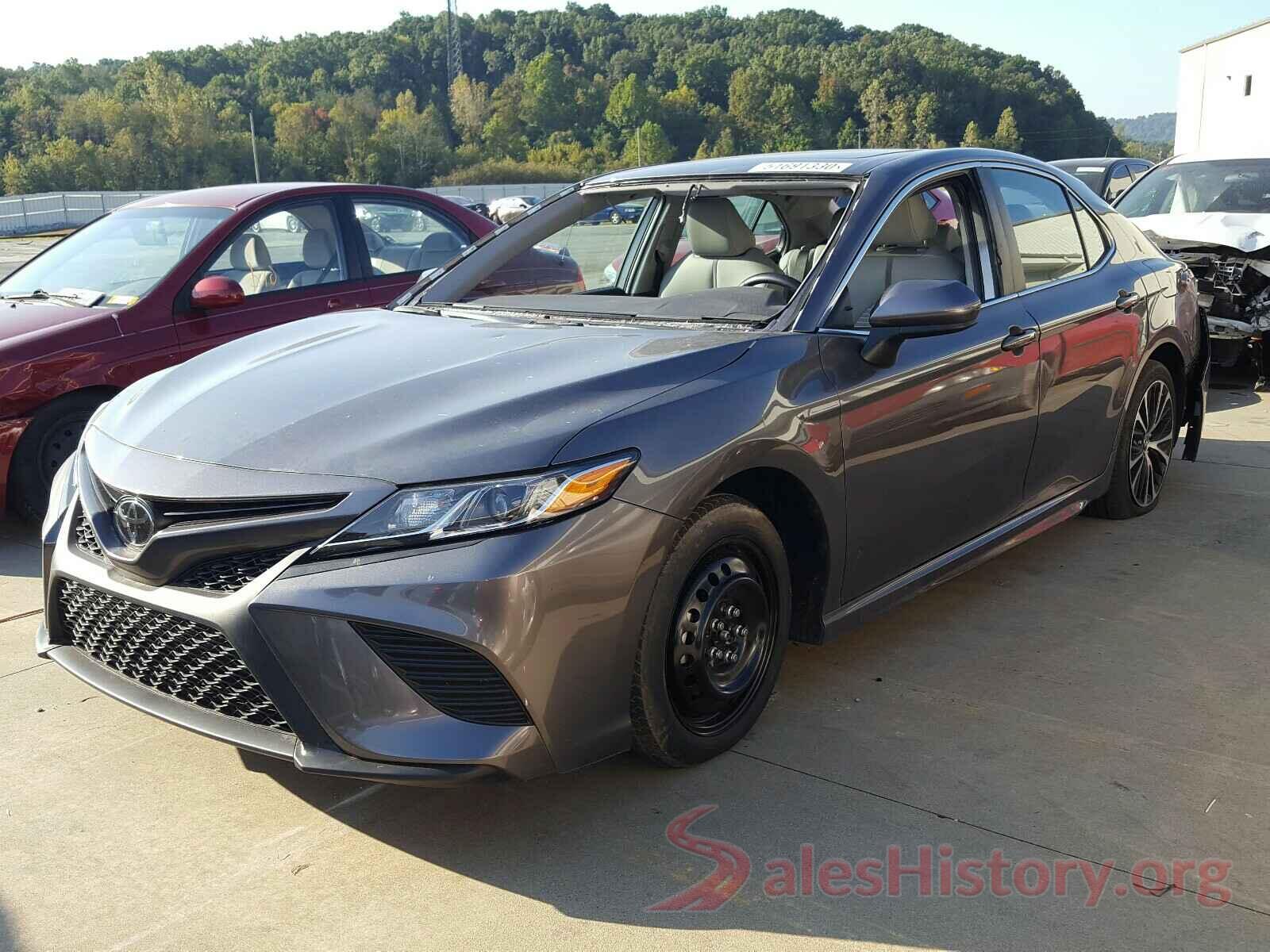 4T1B11HK7JU577941 2018 TOYOTA CAMRY