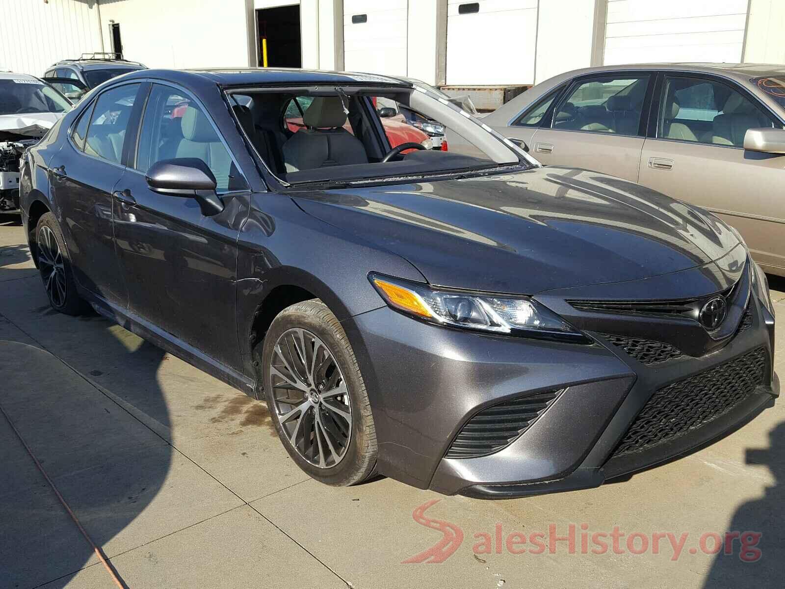 4T1B11HK7JU577941 2018 TOYOTA CAMRY