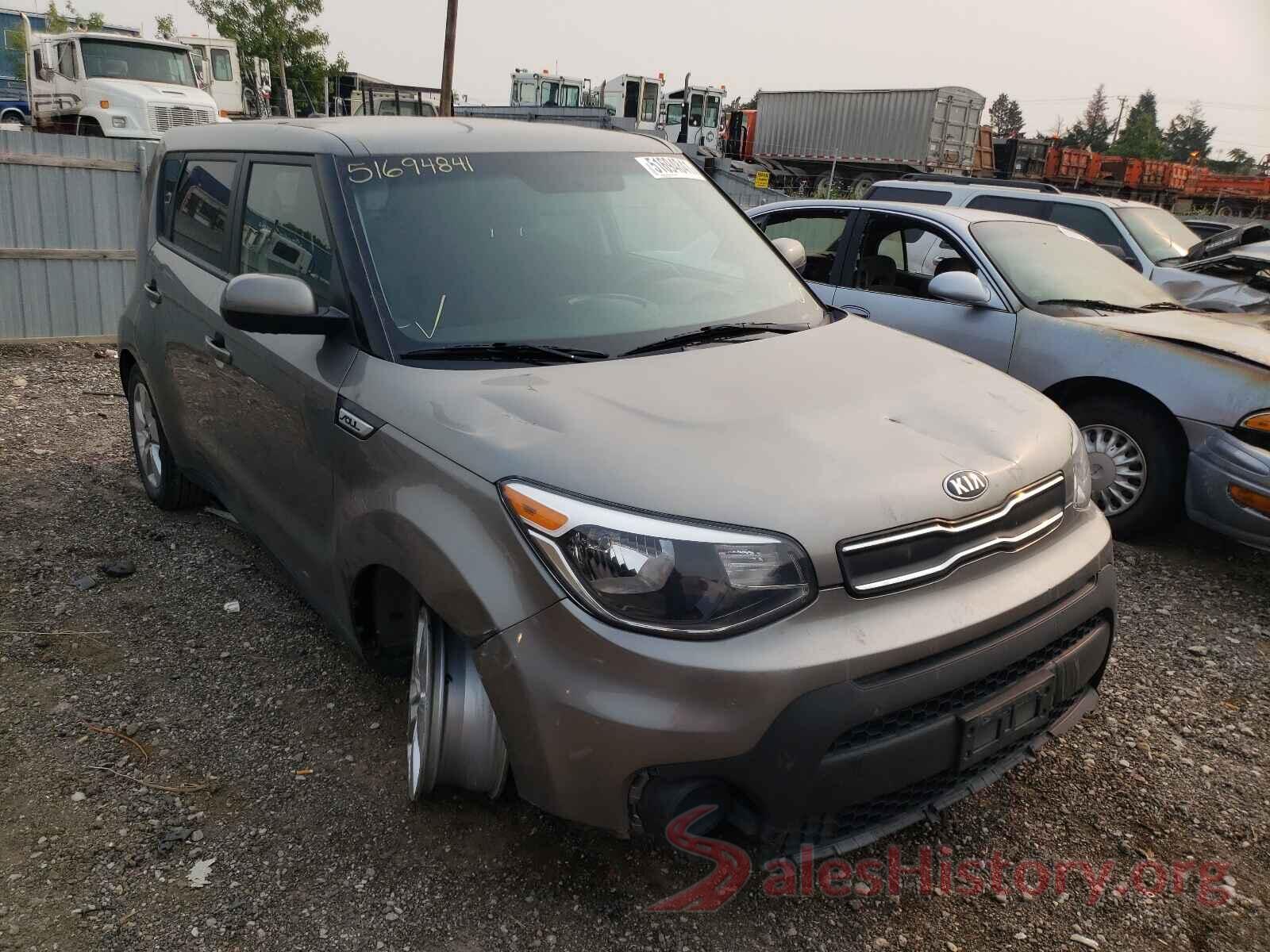 KNDJN2A28J7535717 2018 KIA SOUL