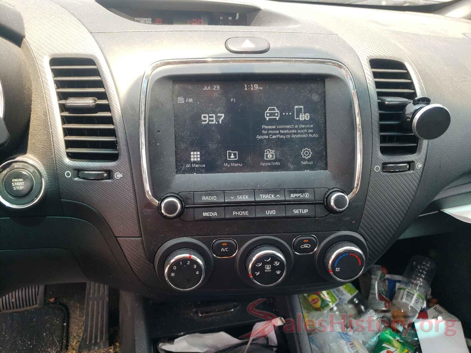 KNAFX5A85H5676933 2017 KIA FORTE