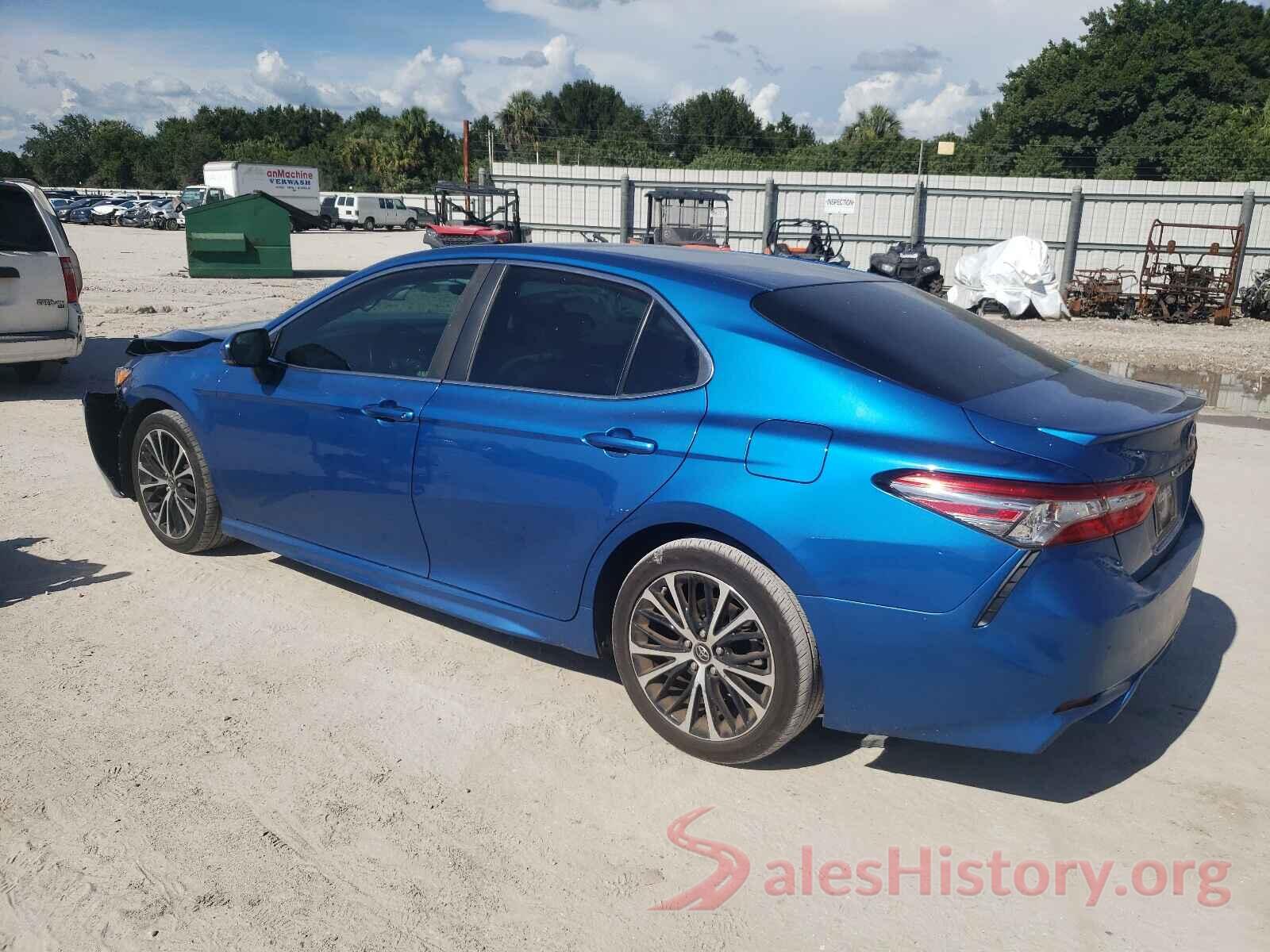 4T1B11HK5JU082704 2018 TOYOTA CAMRY