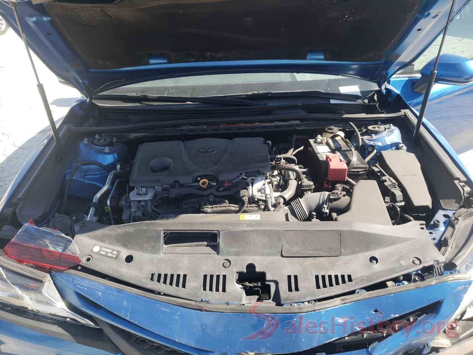 4T1B11HK5JU082704 2018 TOYOTA CAMRY