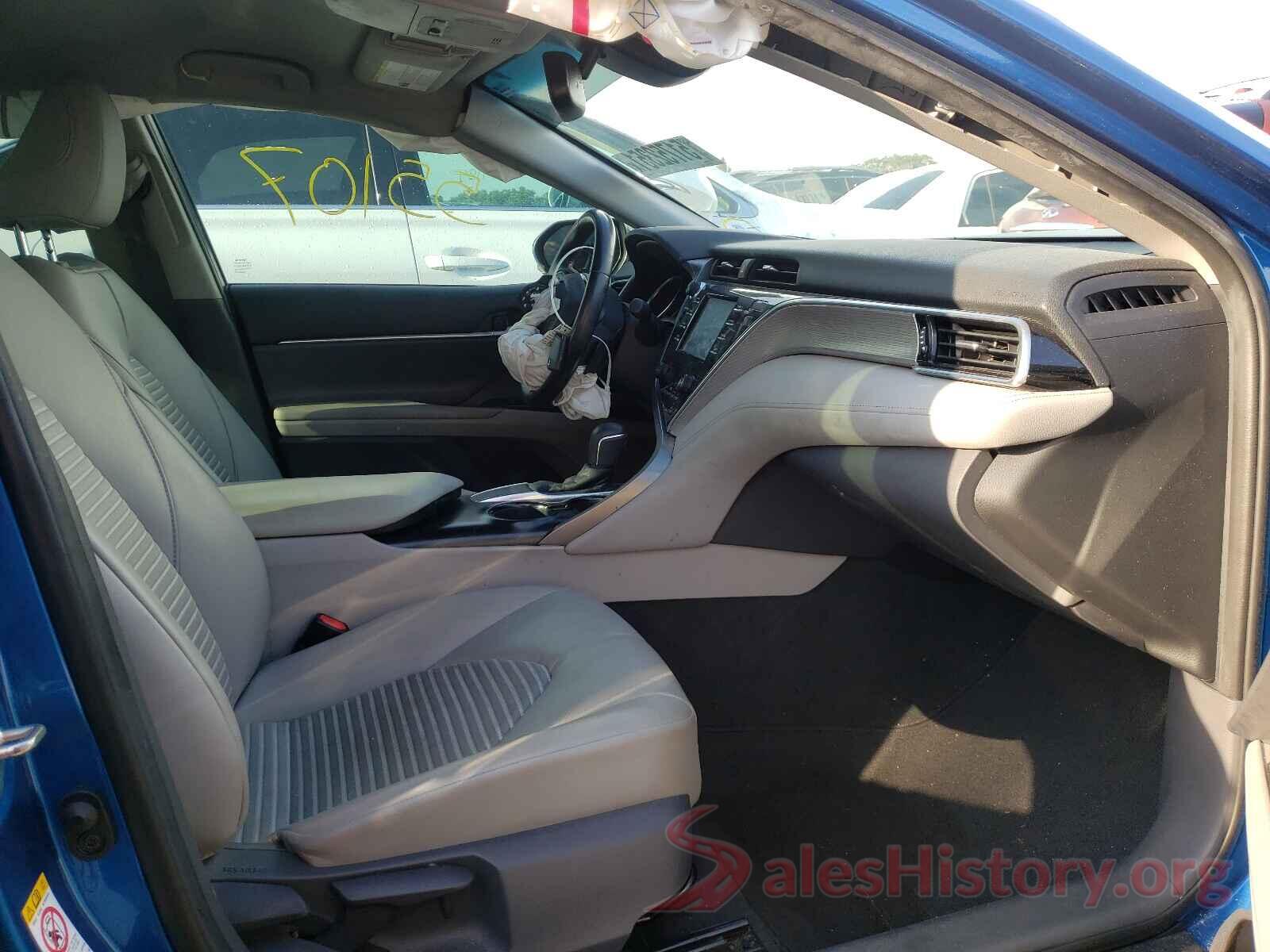 4T1B11HK5JU082704 2018 TOYOTA CAMRY