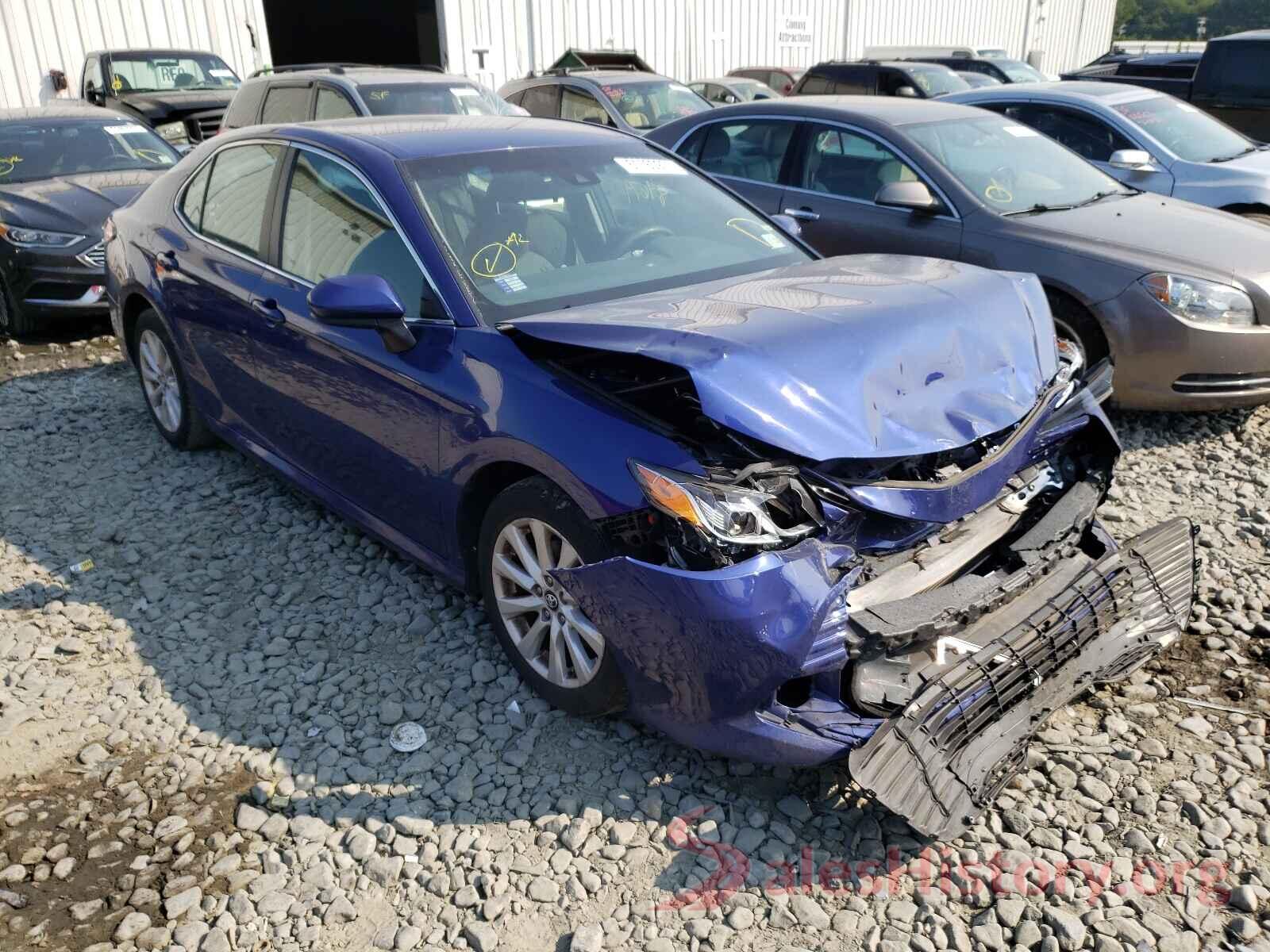 4T1B11HK0JU589574 2018 TOYOTA CAMRY