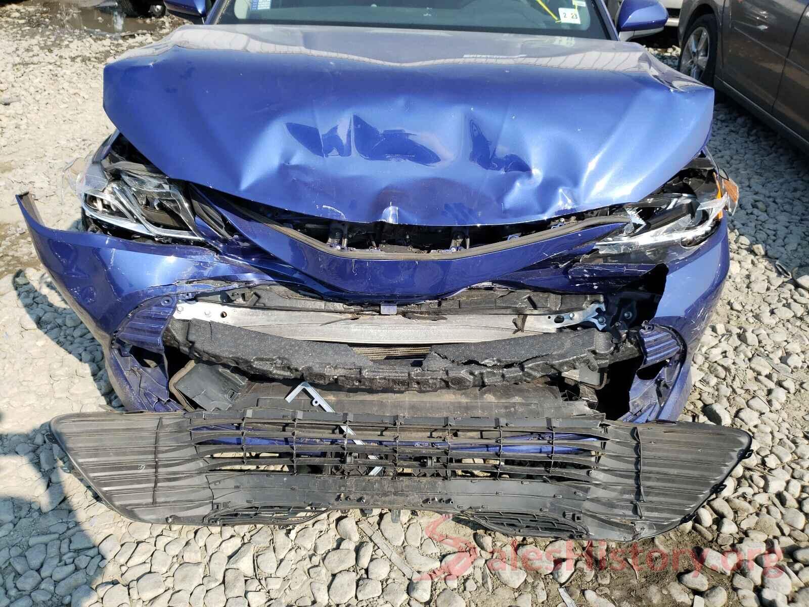 4T1B11HK0JU589574 2018 TOYOTA CAMRY