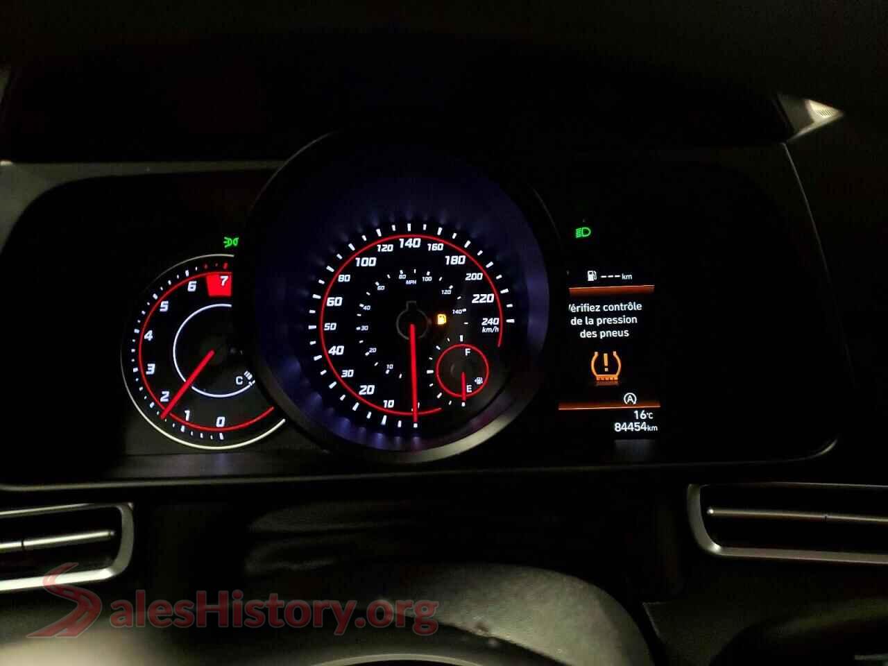 2021 HYUNDAI ELANTRA VIN KMHLM4AG6MU212643, interior center console