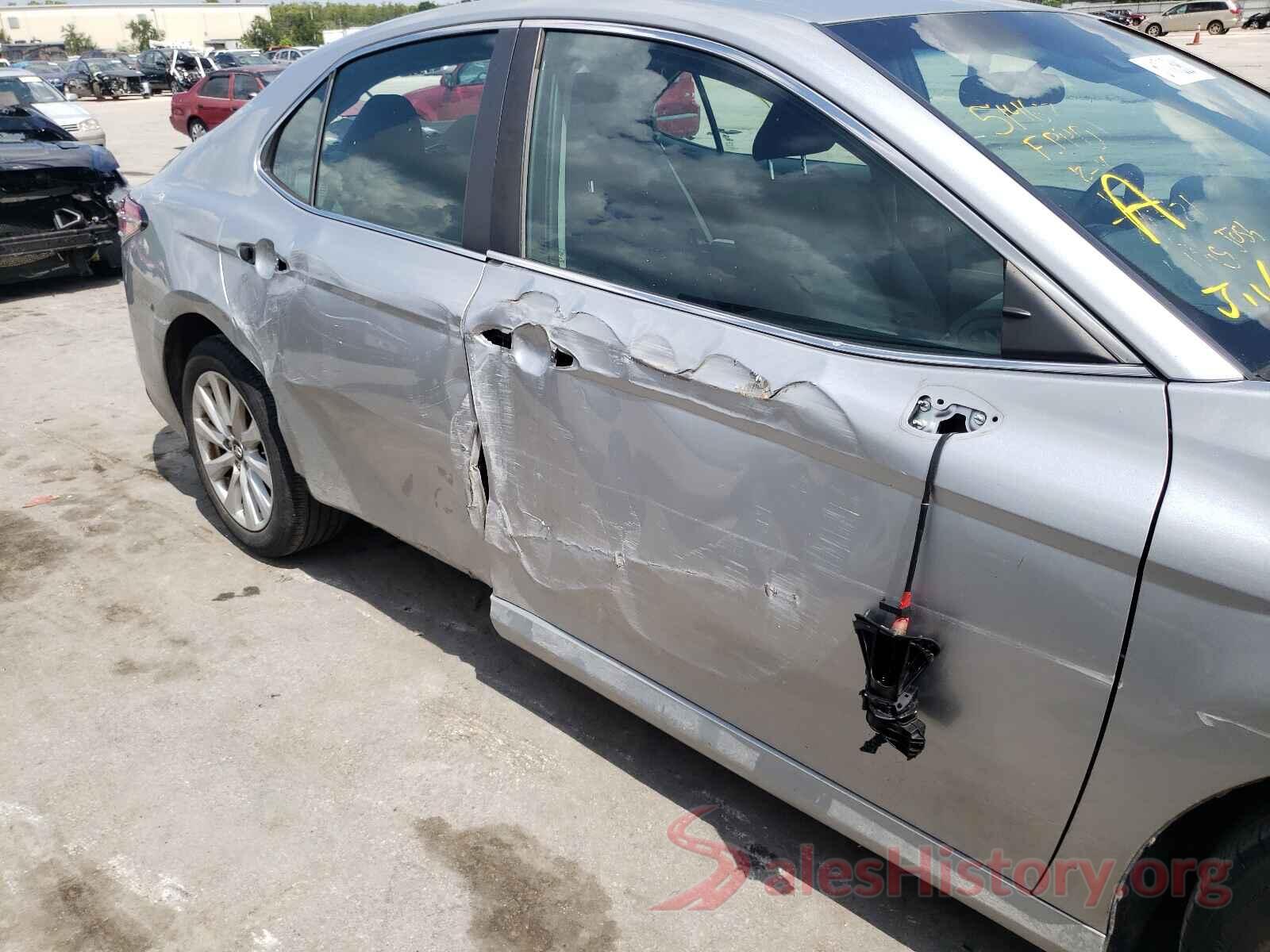 4T1B11HK4JU587746 2018 TOYOTA CAMRY