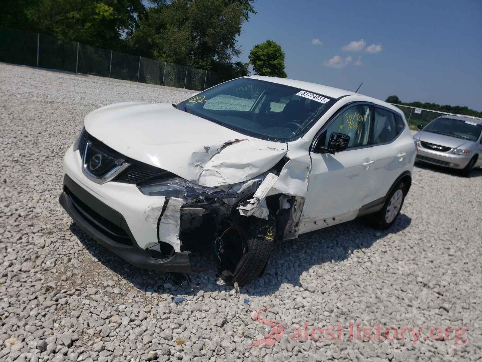 JN1BJ1CR0JW257229 2018 NISSAN ROGUE