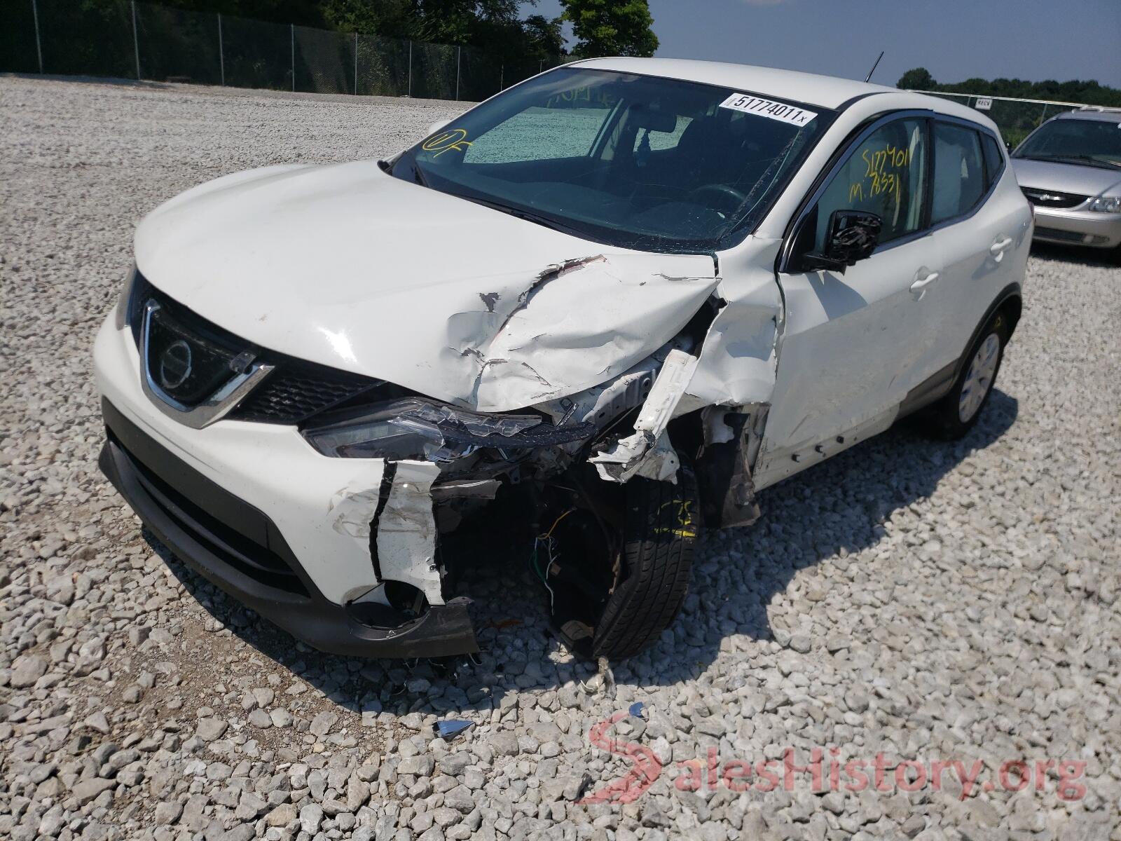 JN1BJ1CR0JW257229 2018 NISSAN ROGUE