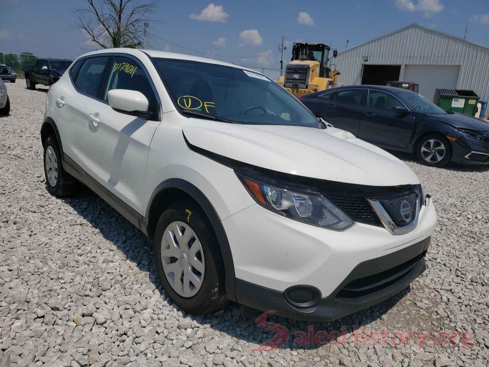 JN1BJ1CR0JW257229 2018 NISSAN ROGUE