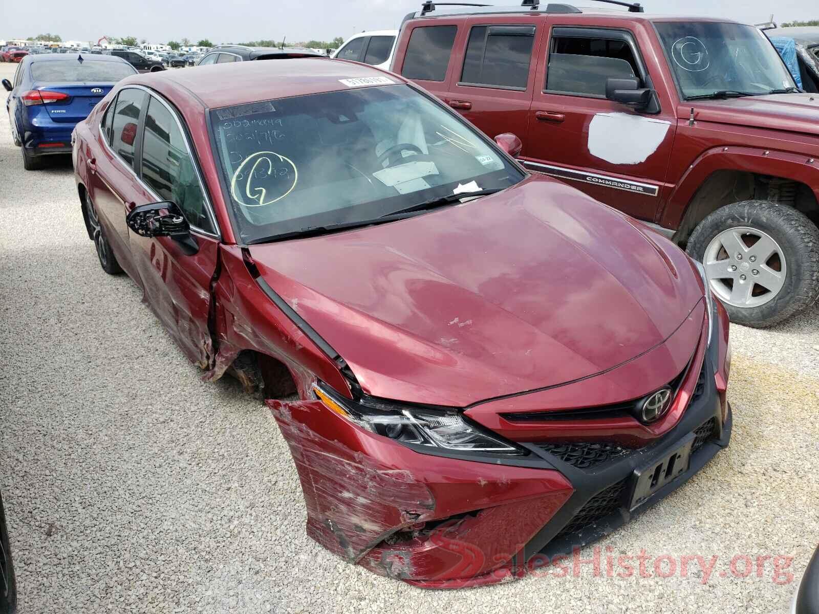 4T1B11HK4JU591392 2018 TOYOTA CAMRY