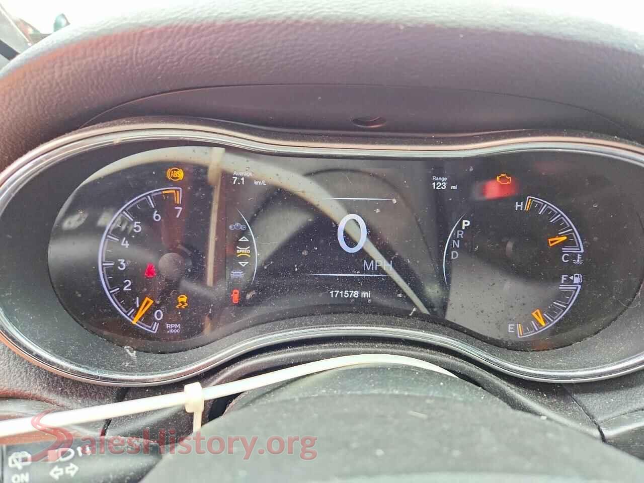 2017 JEEP CHEROKEE VIN 1C4RJFAG1HC905960, interior center console