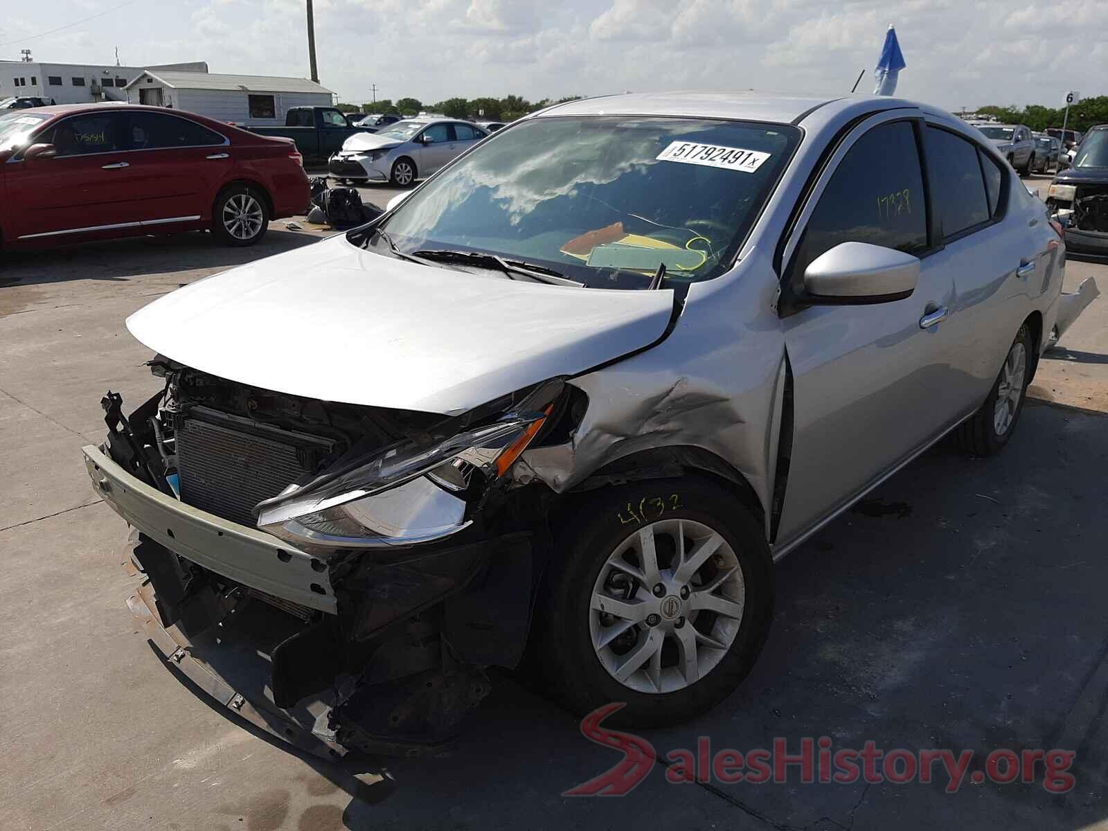 3N1CN7AP7KL821088 2019 NISSAN VERSA