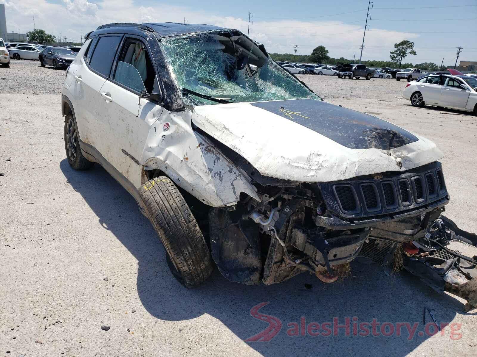 3C4NJDDB4KT671246 2019 JEEP COMPASS