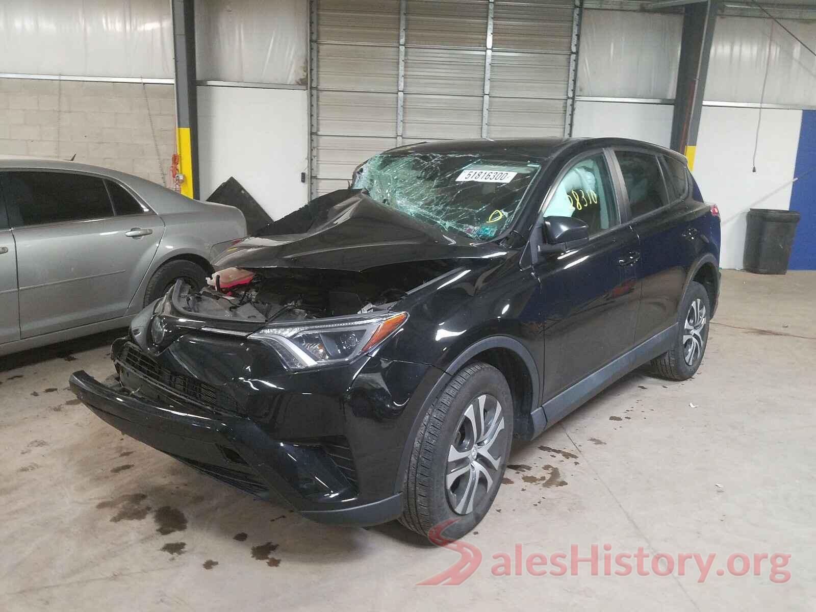 2T3BFREV4JW708975 2018 TOYOTA RAV4