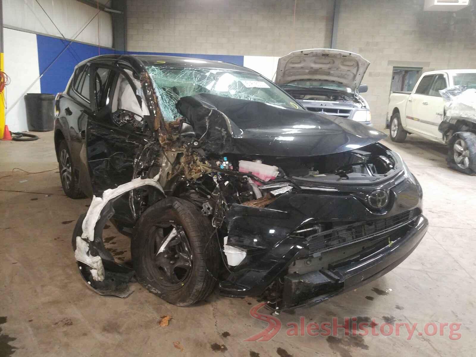 2T3BFREV4JW708975 2018 TOYOTA RAV4