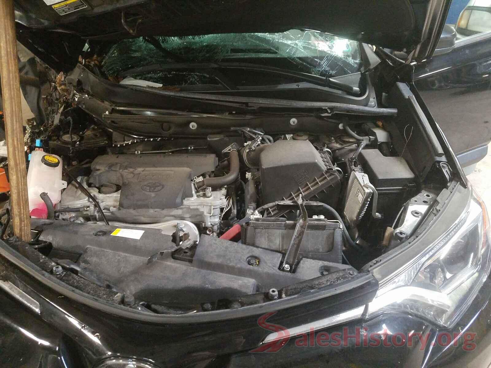 2T3BFREV4JW708975 2018 TOYOTA RAV4