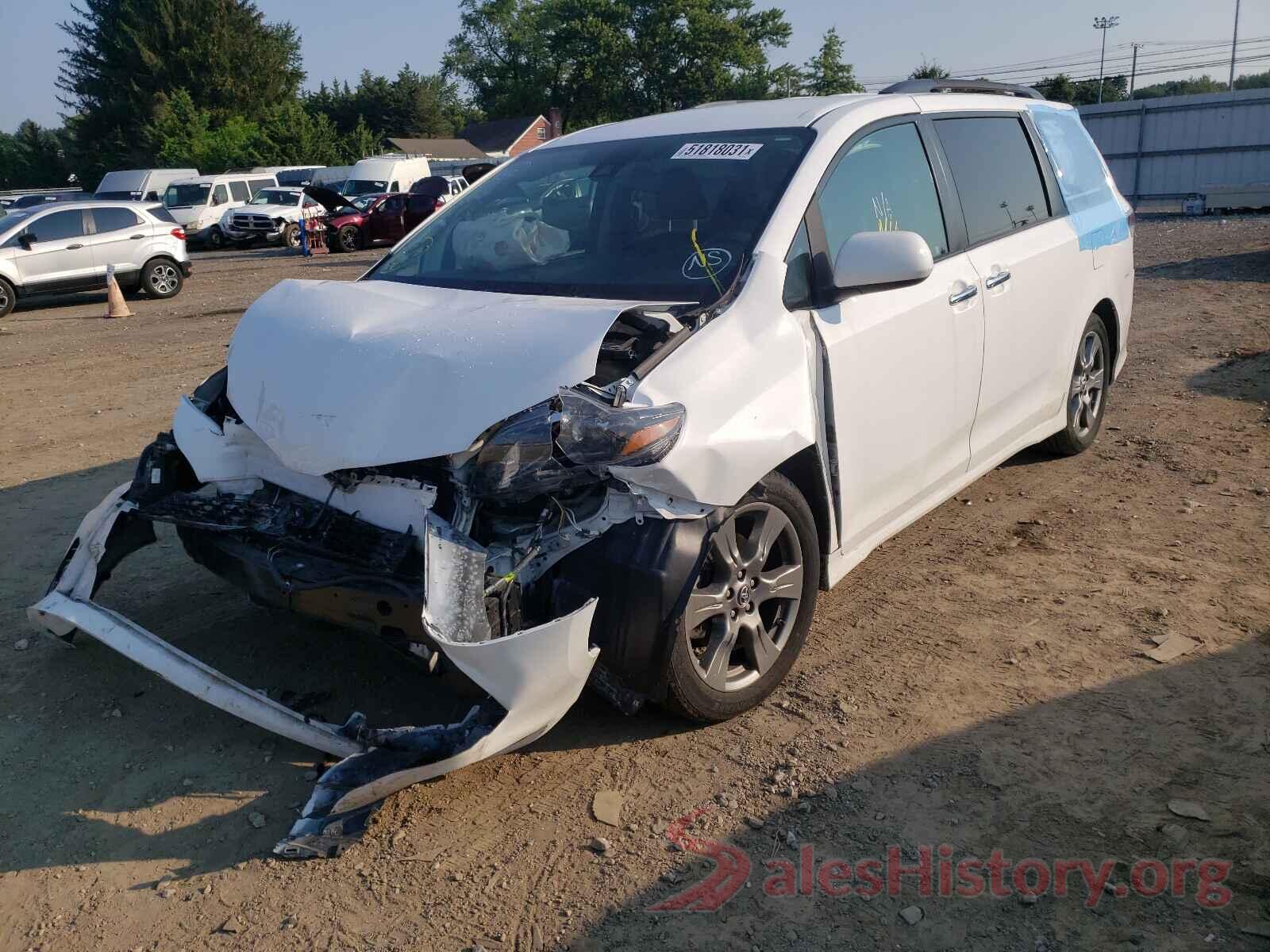 5TDXZ3DC5JS924572 2018 TOYOTA SIENNA