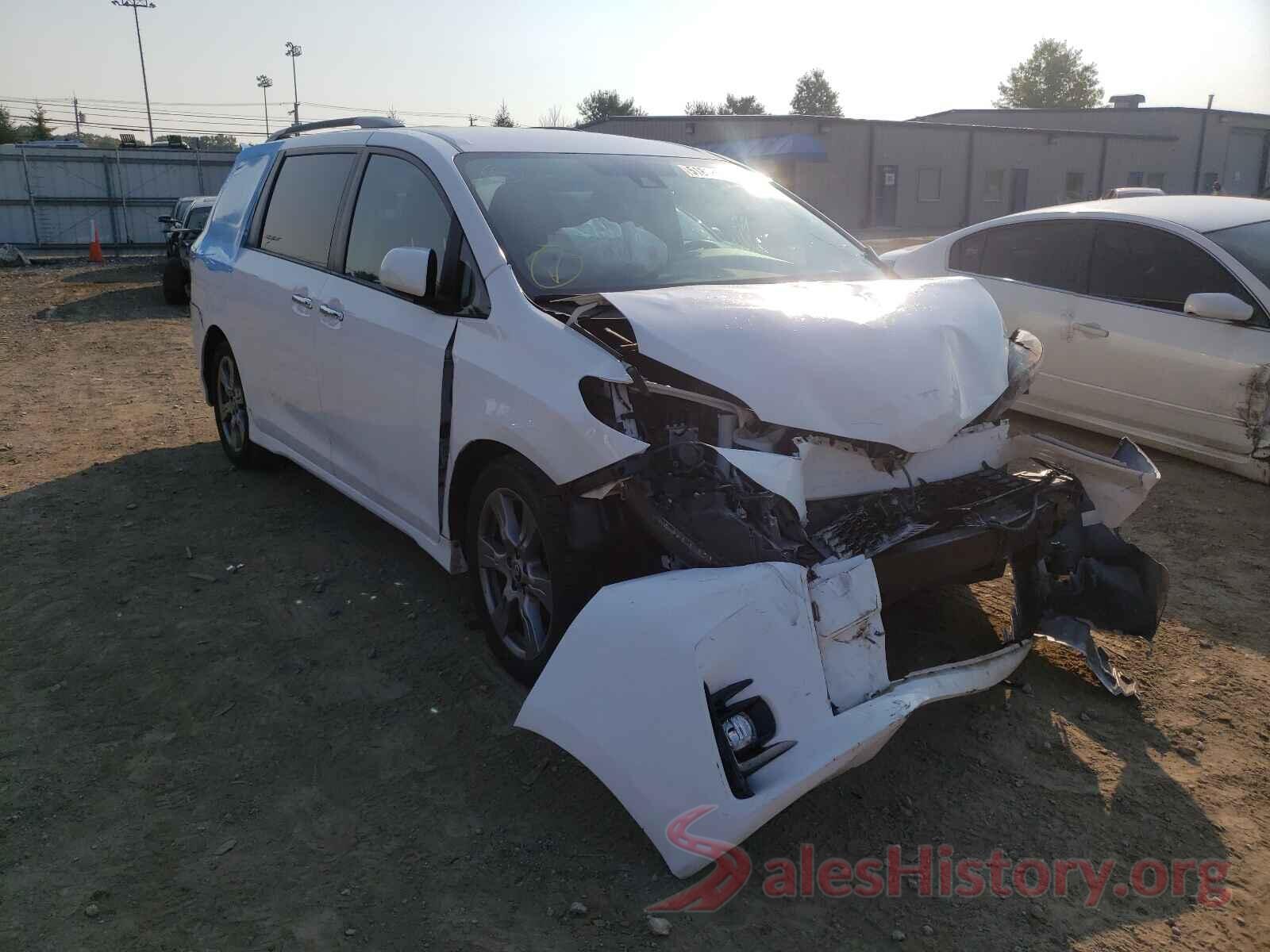 5TDXZ3DC5JS924572 2018 TOYOTA SIENNA