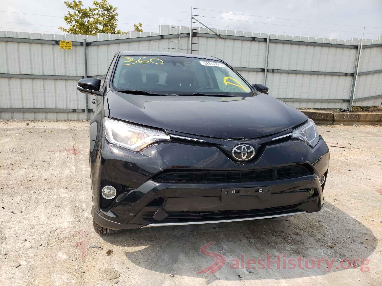 2T3RFREV7JW702263 2018 TOYOTA RAV4