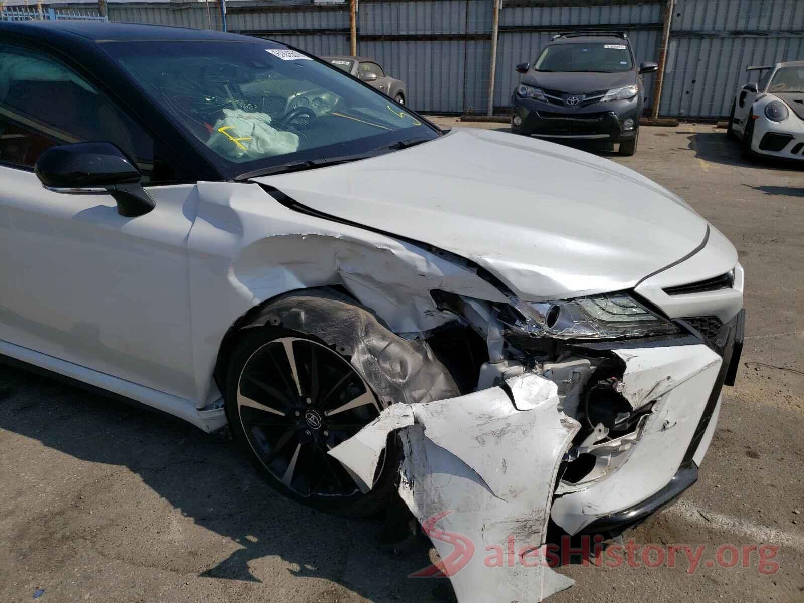 4T1B61HK2JU118964 2018 TOYOTA CAMRY