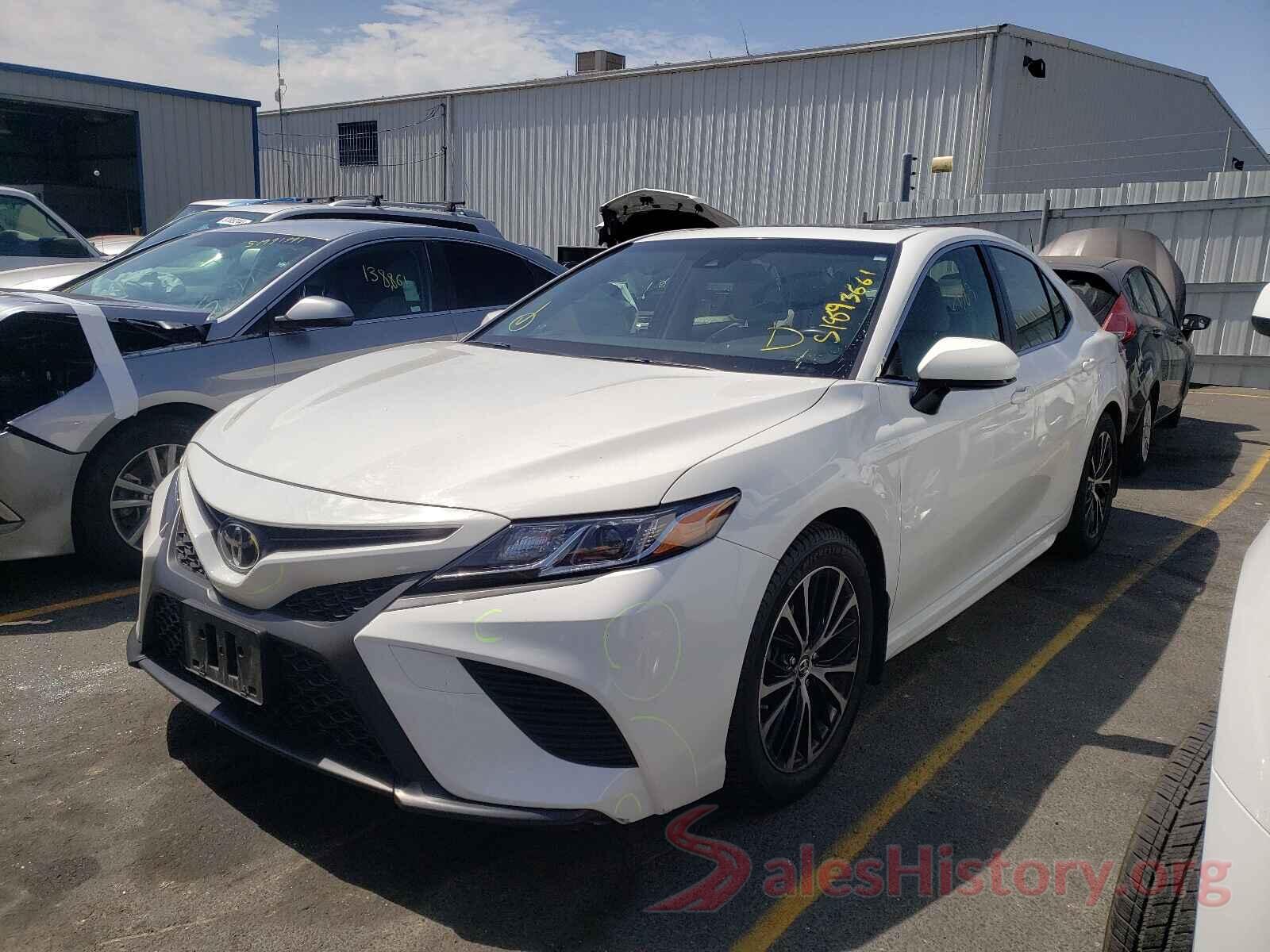 JTNB11HK8J3020736 2018 TOYOTA CAMRY