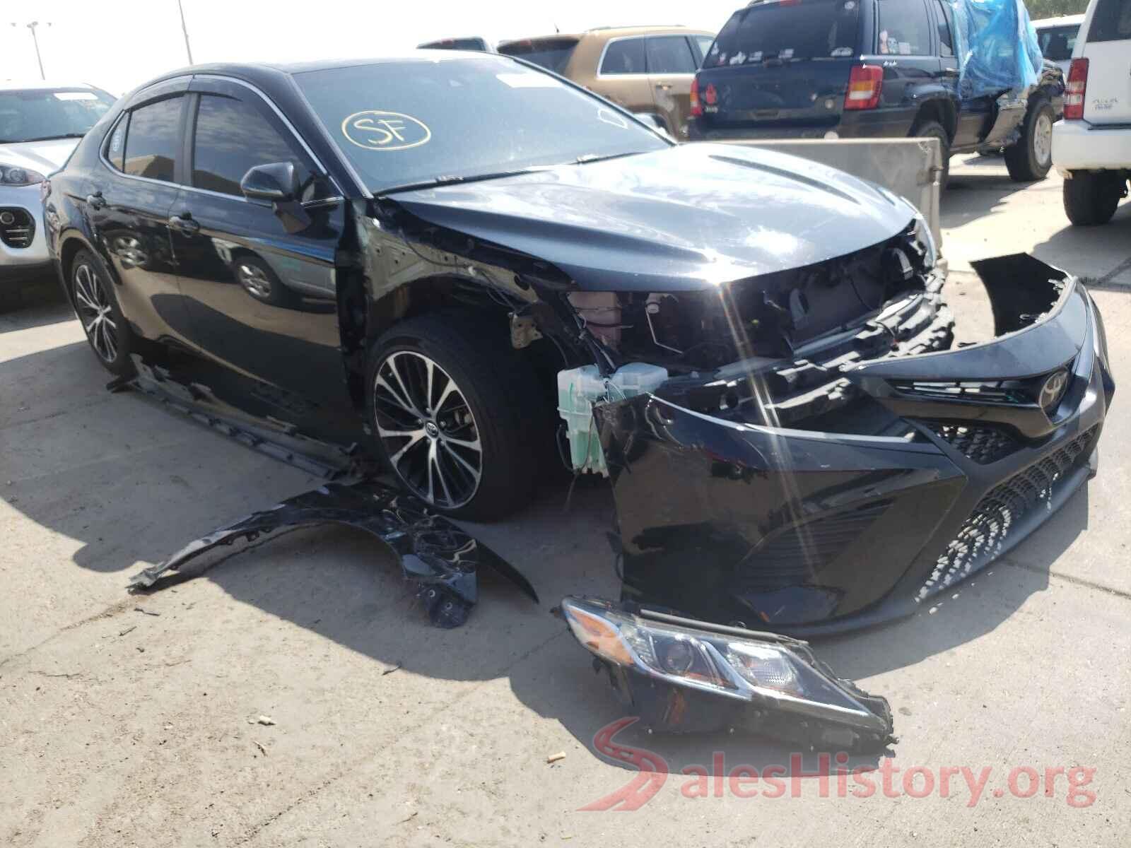 4T1B11HK9JU594952 2018 TOYOTA CAMRY