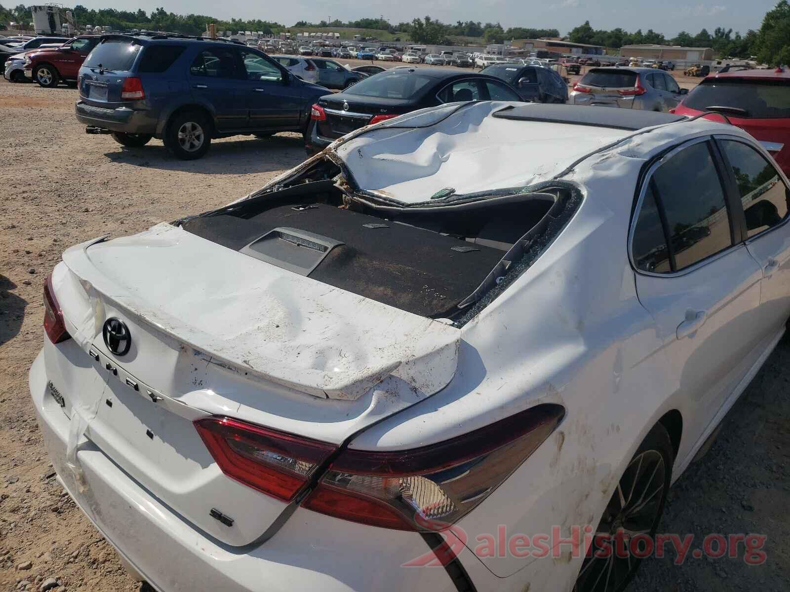 4T1G11AK5MU569051 2021 TOYOTA CAMRY