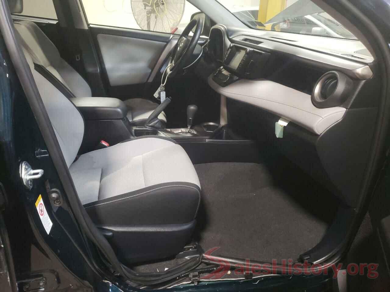 JTMRFREV0HJ160898 2017 TOYOTA RAV4