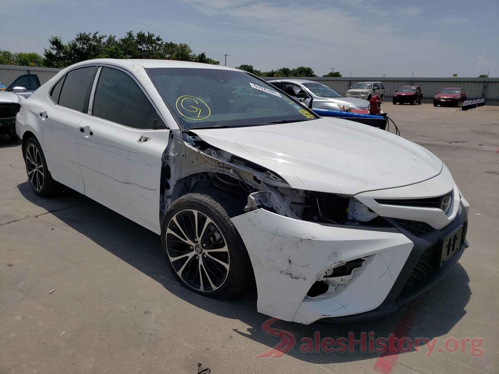 4T1B11HK6JU130596 2018 TOYOTA CAMRY