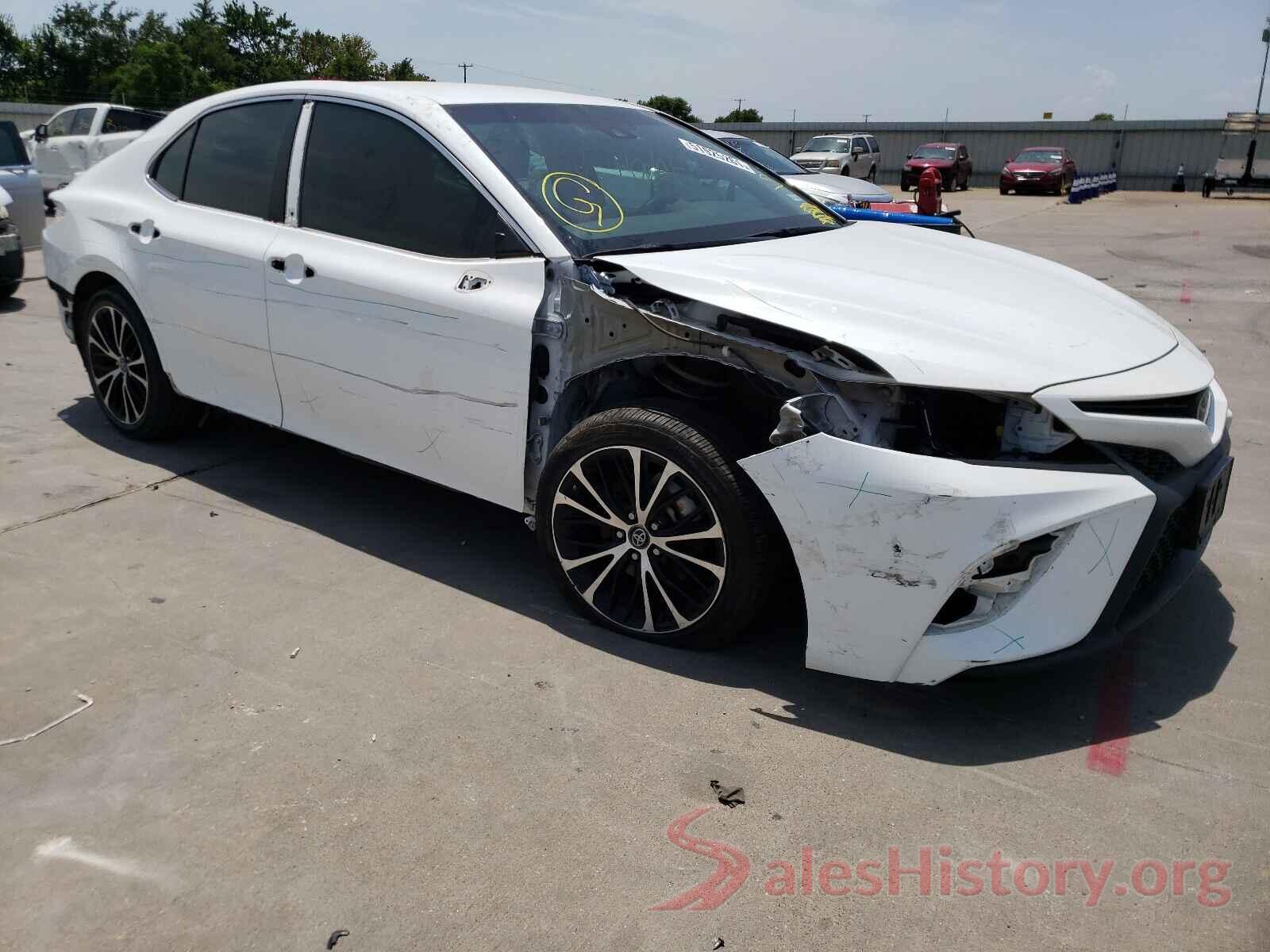 4T1B11HK6JU130596 2018 TOYOTA CAMRY