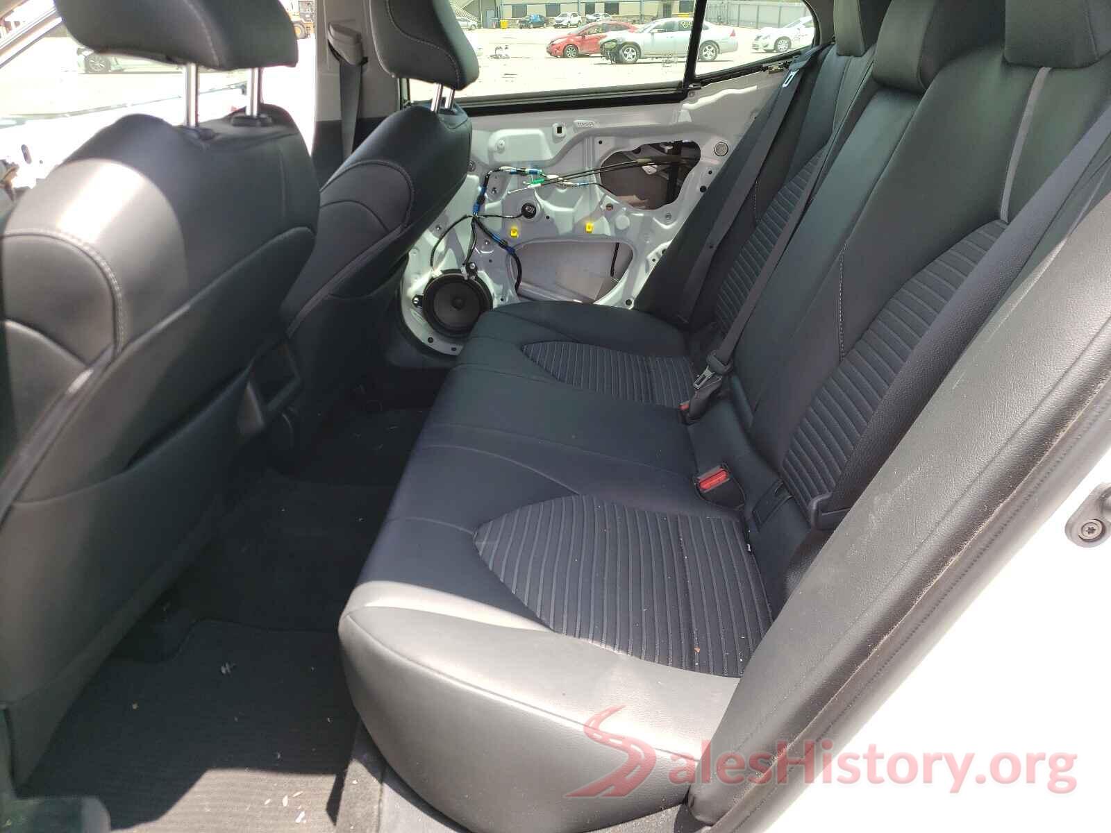 4T1B11HK6JU130596 2018 TOYOTA CAMRY