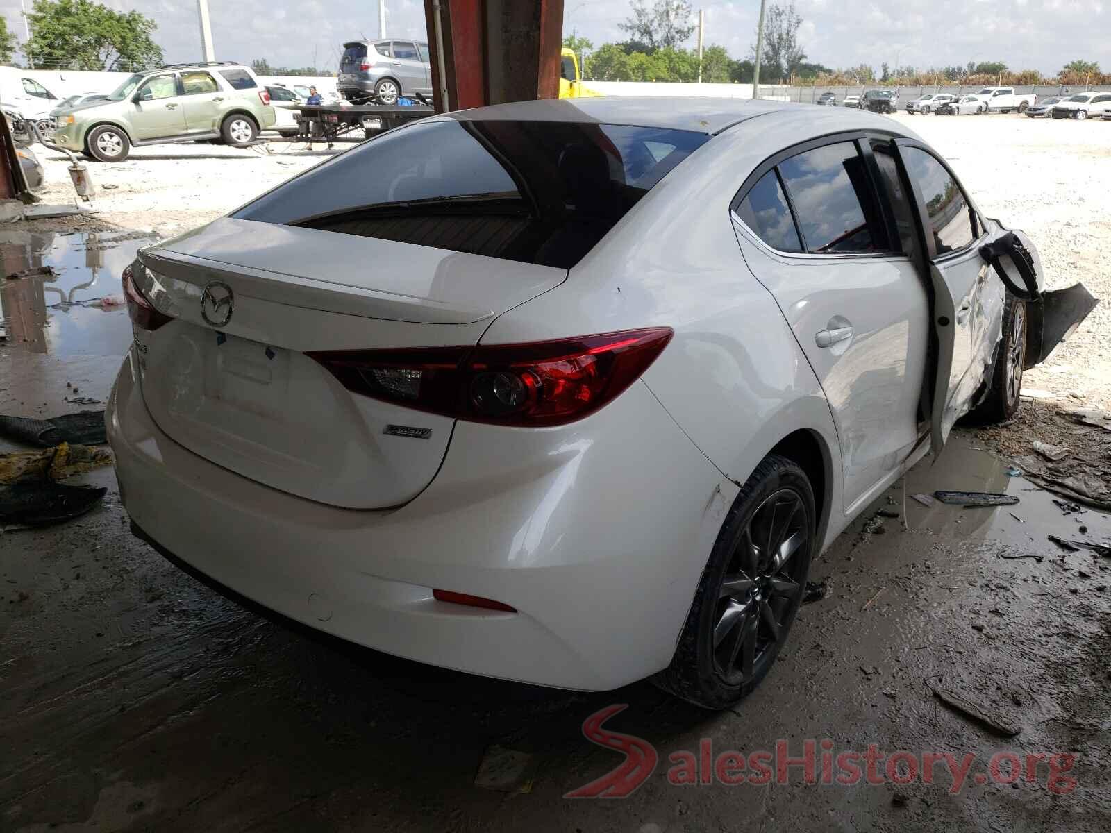 3MZBN1V32JM162355 2018 MAZDA 3