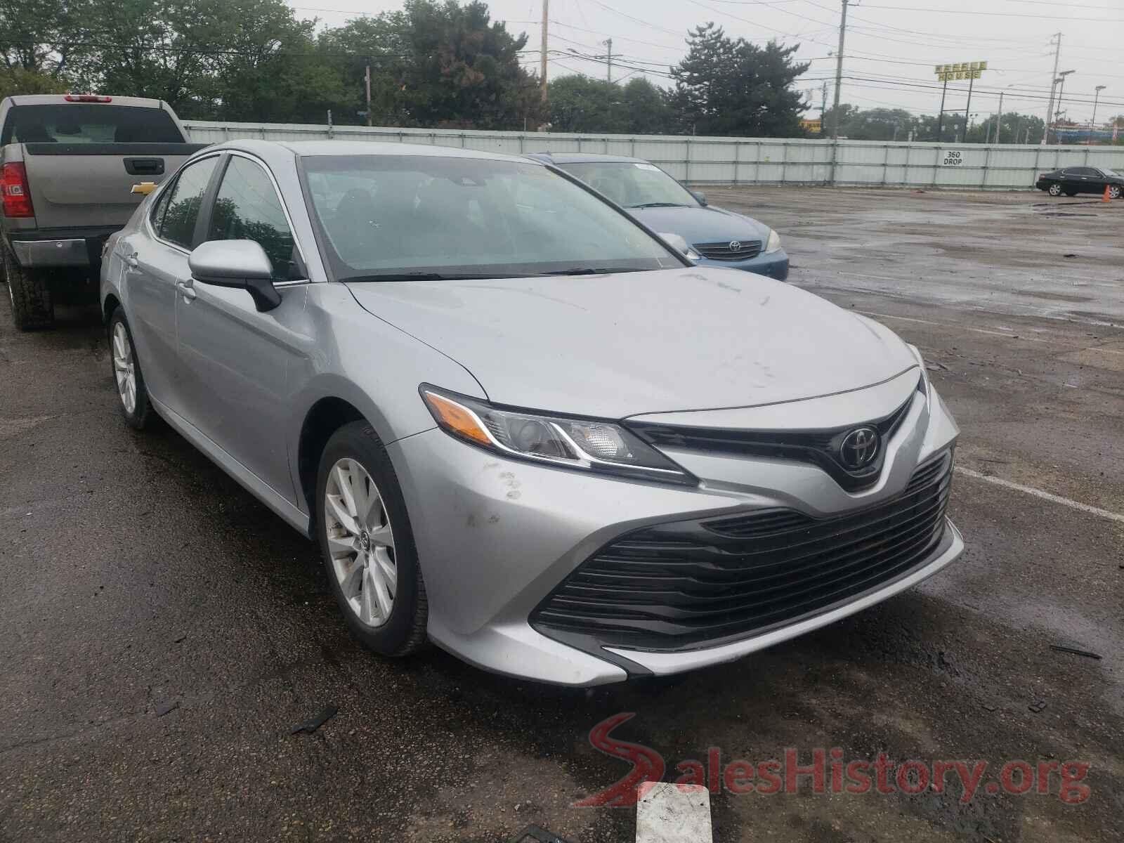 4T1B11HK1JU109221 2018 TOYOTA CAMRY