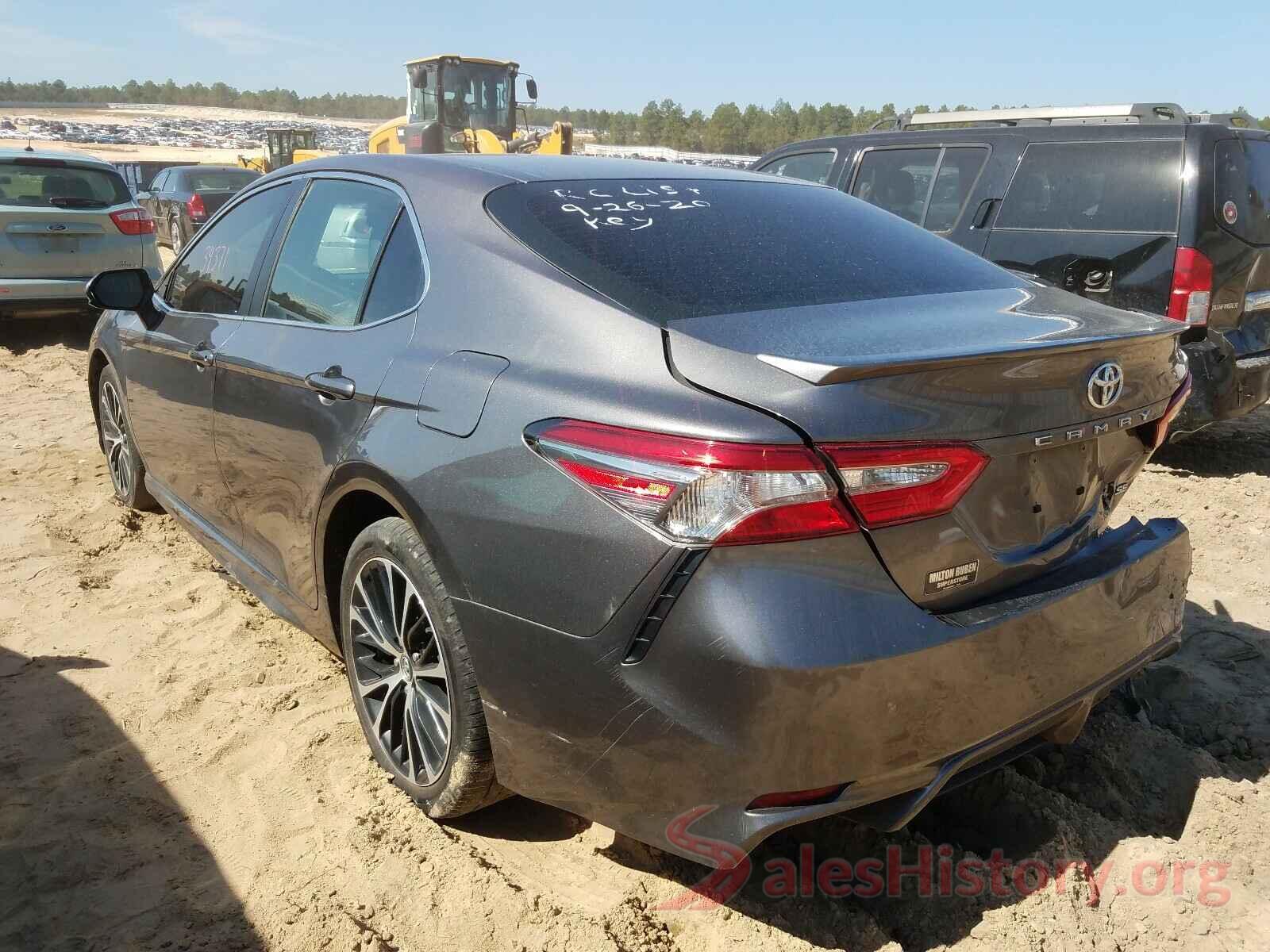 4T1B11HK4JU580506 2018 TOYOTA CAMRY