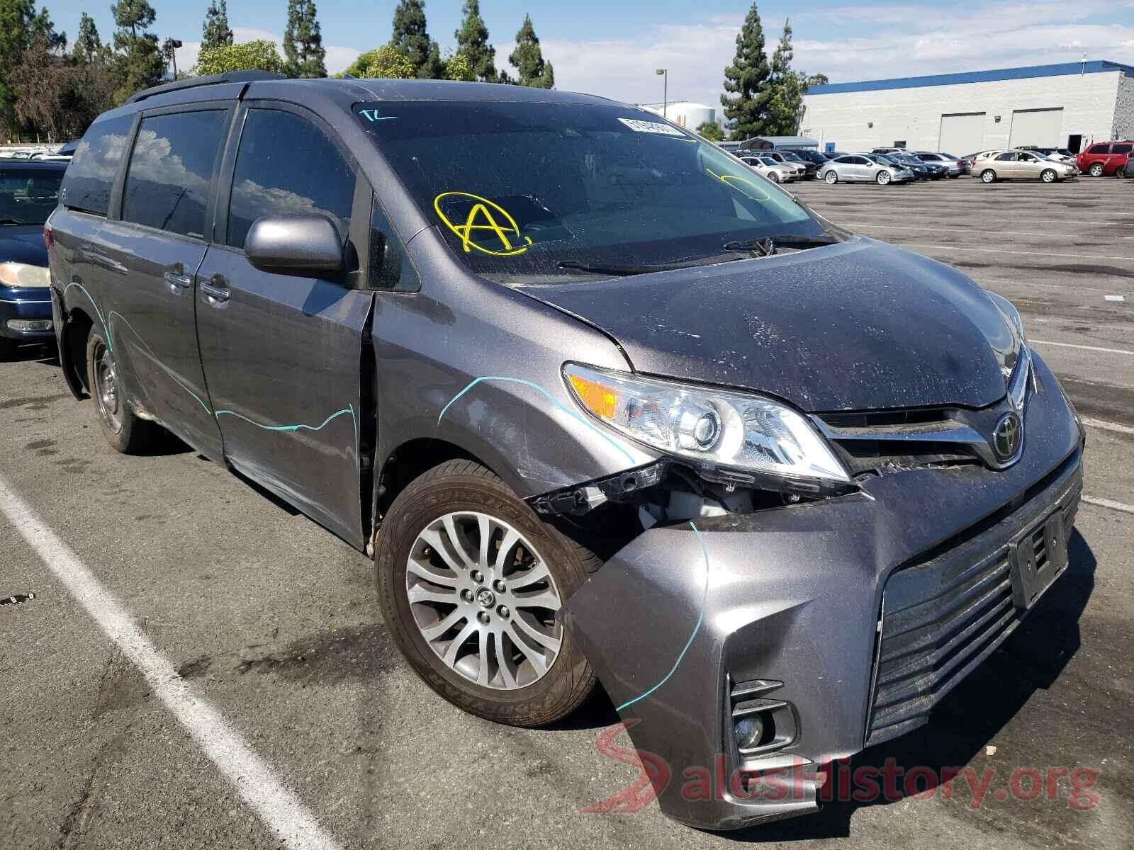 5TDYZ3DC4JS915849 2018 TOYOTA SIENNA