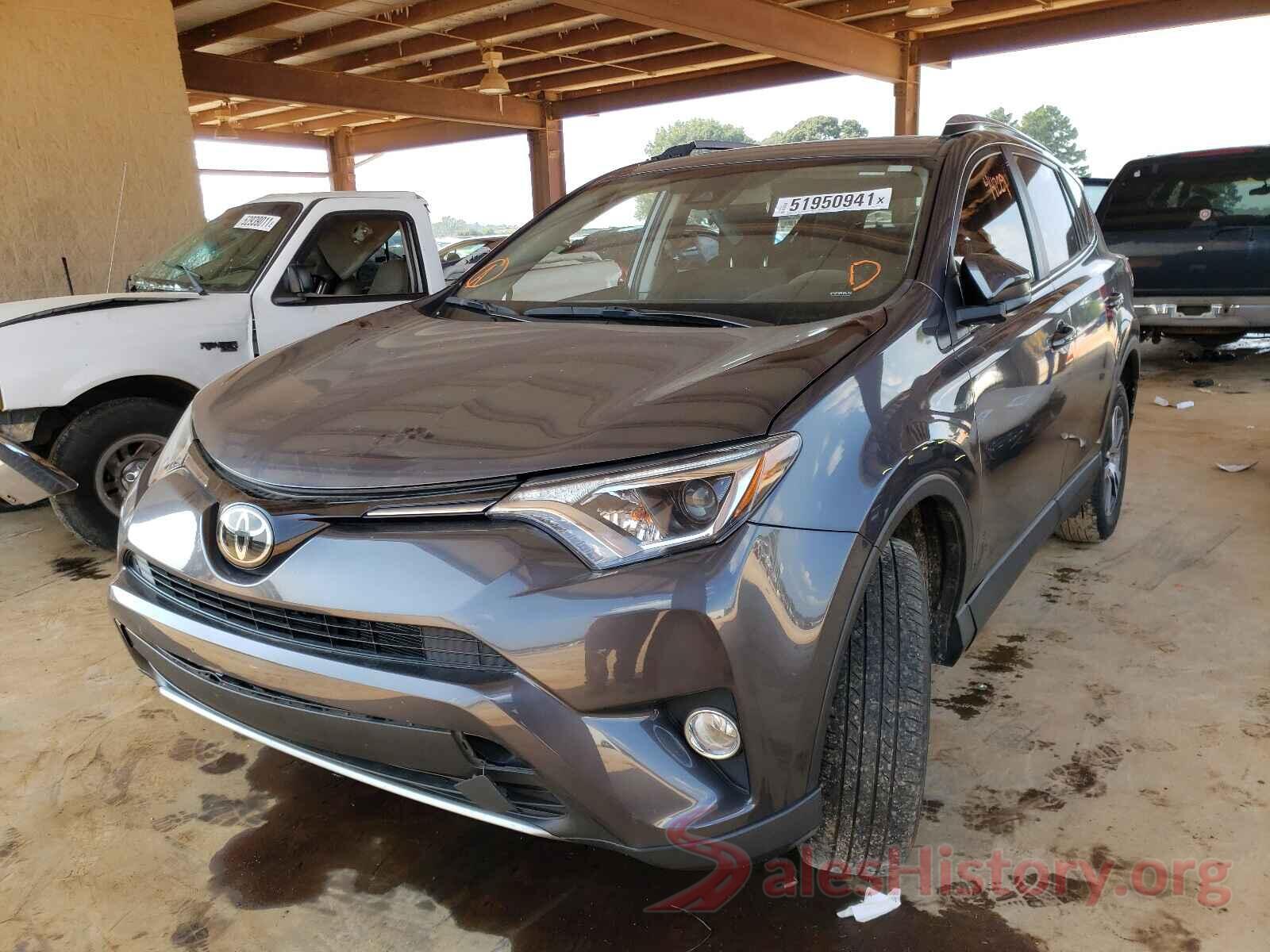 JTMWFREV8JJ194063 2018 TOYOTA RAV4