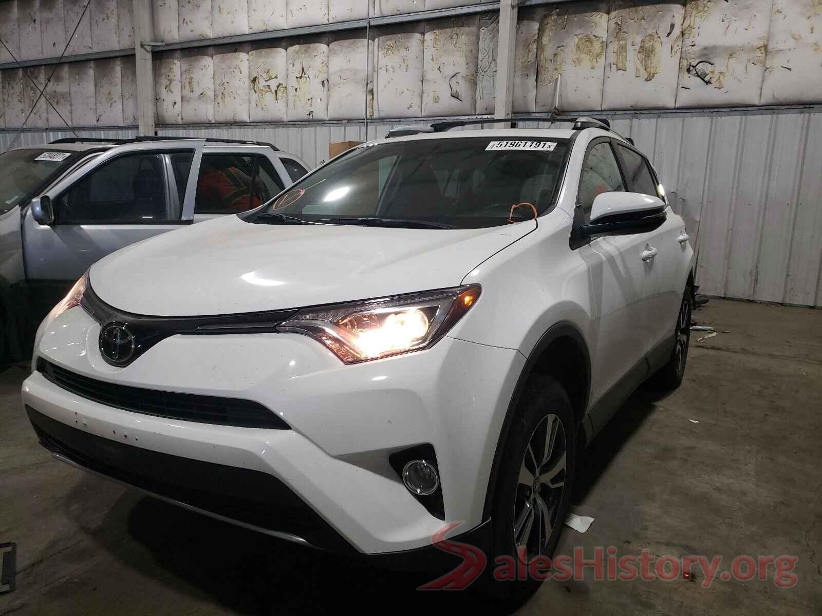 2T3RFREV9JW811405 2018 TOYOTA RAV4