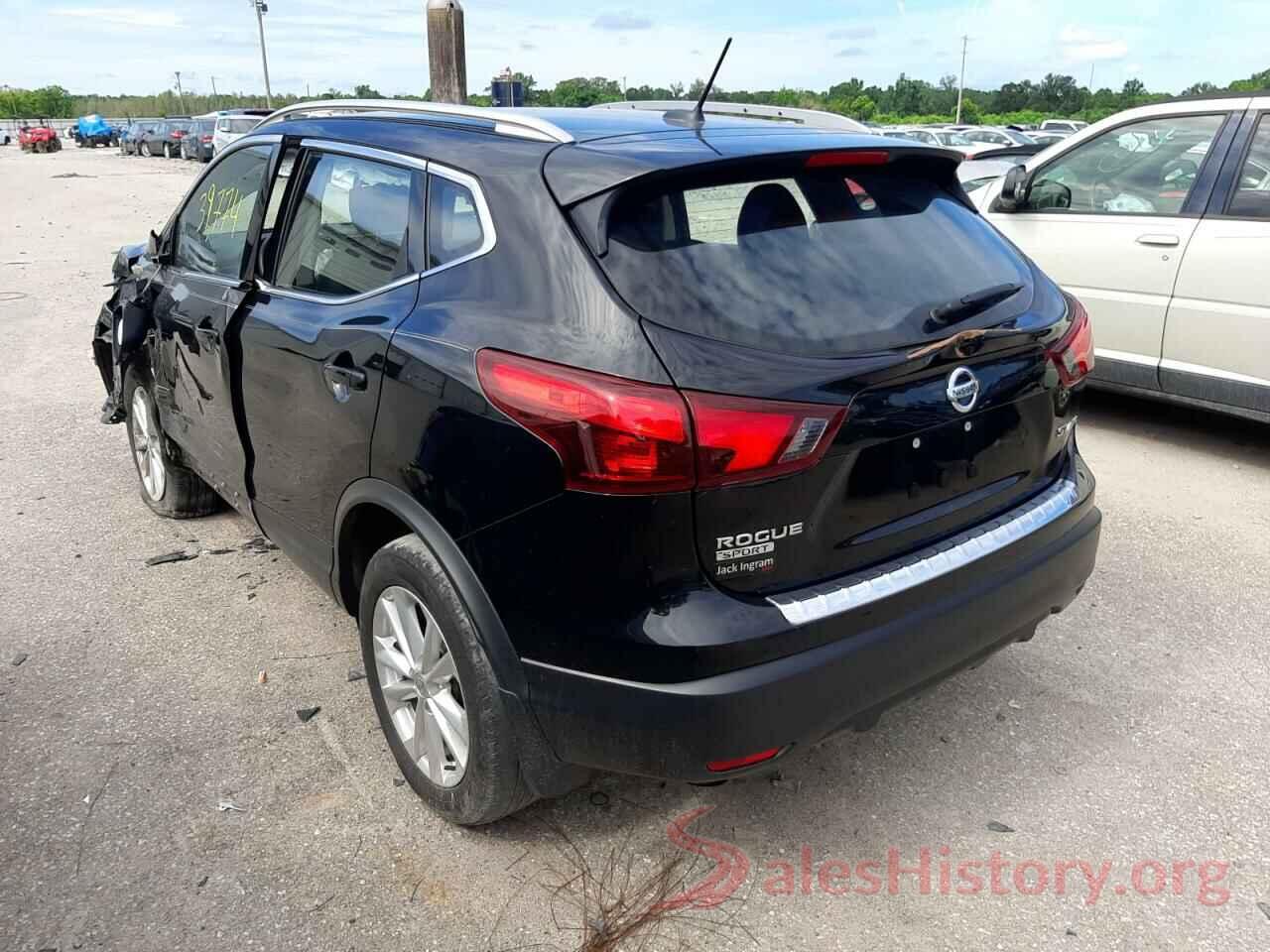 JN1BJ1CR0JW265945 2018 NISSAN ROGUE