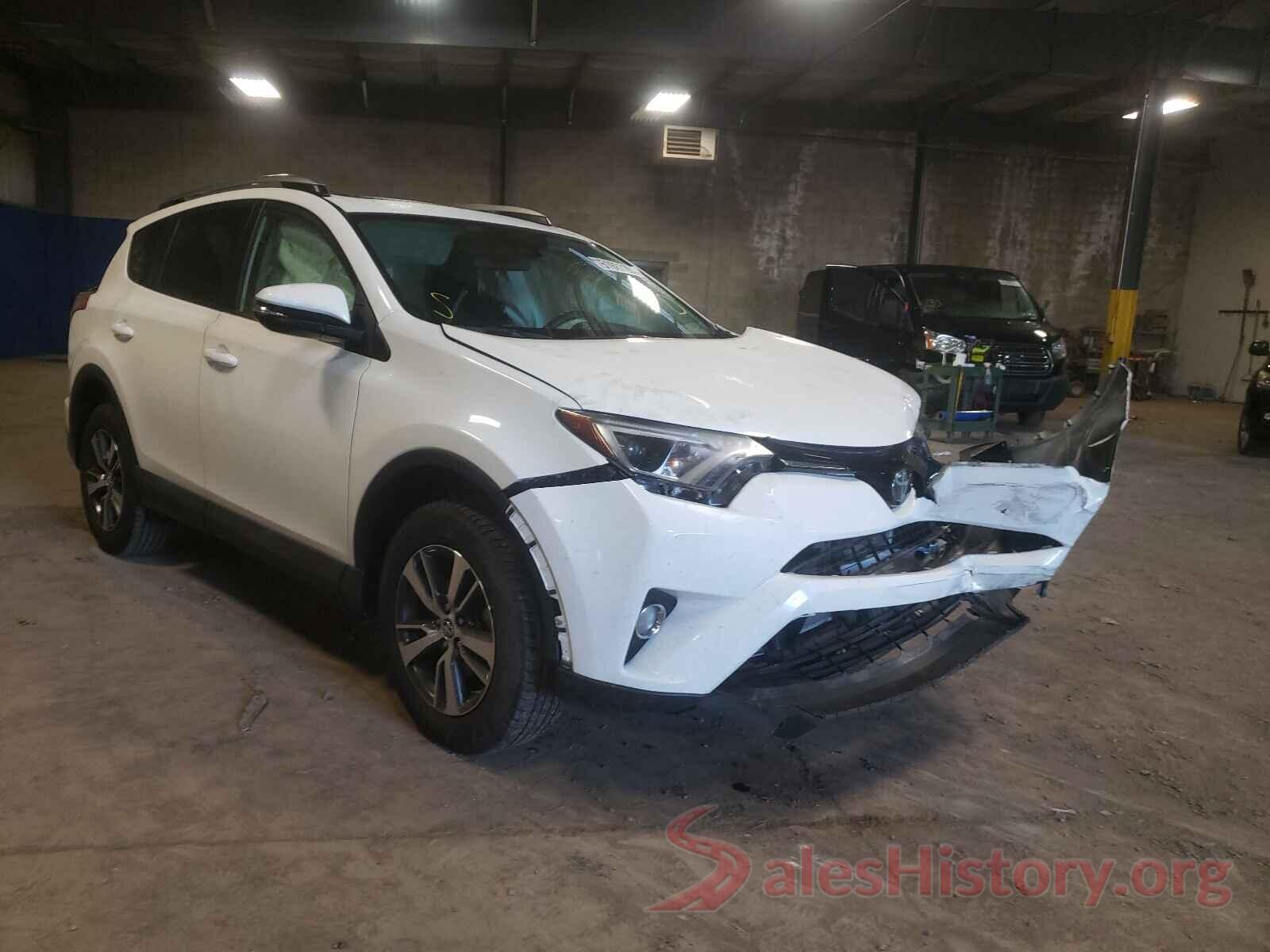 2T3RFREVXHW683556 2017 TOYOTA RAV4