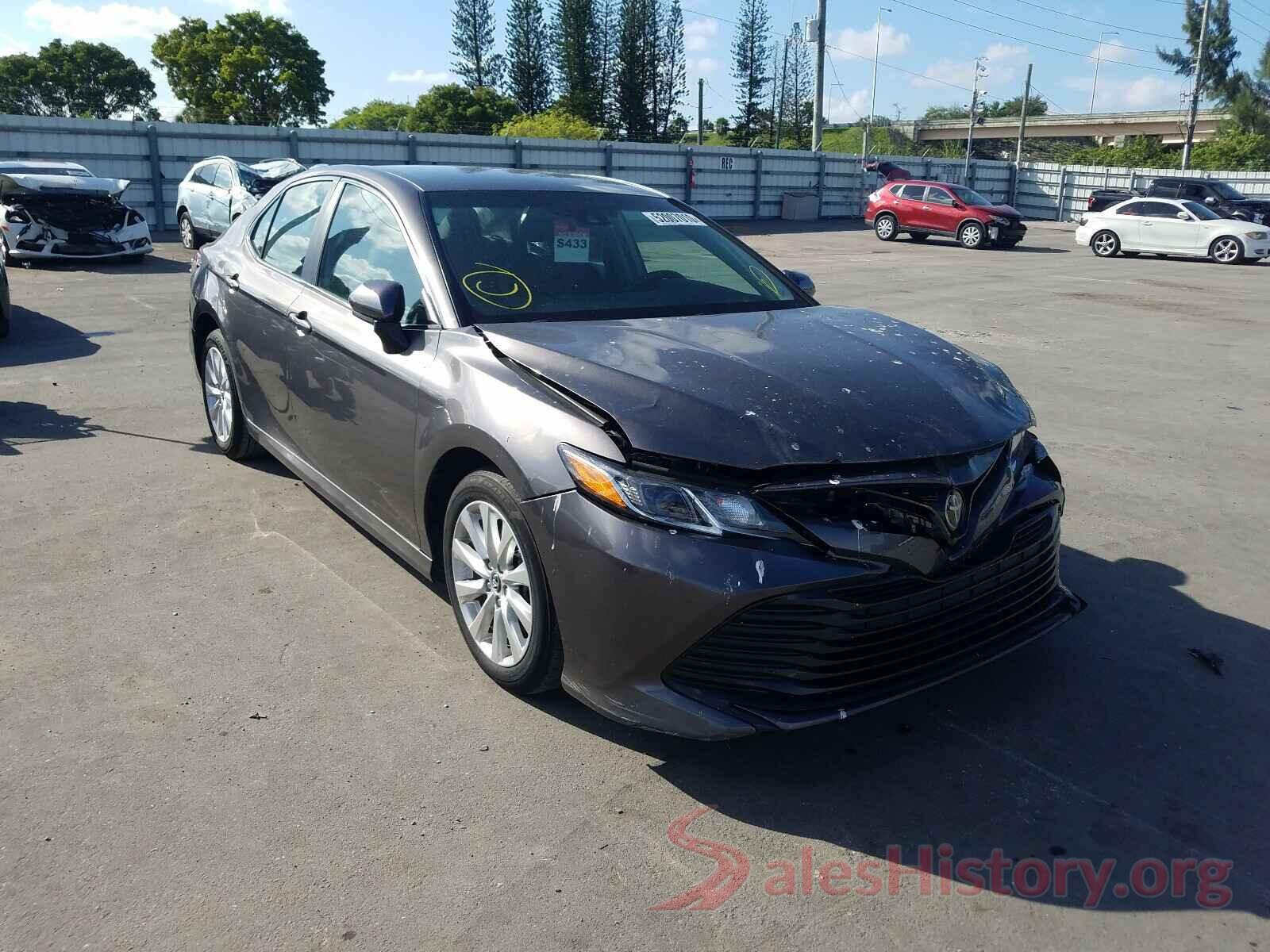 4T1B11HK8JU016826 2018 TOYOTA CAMRY