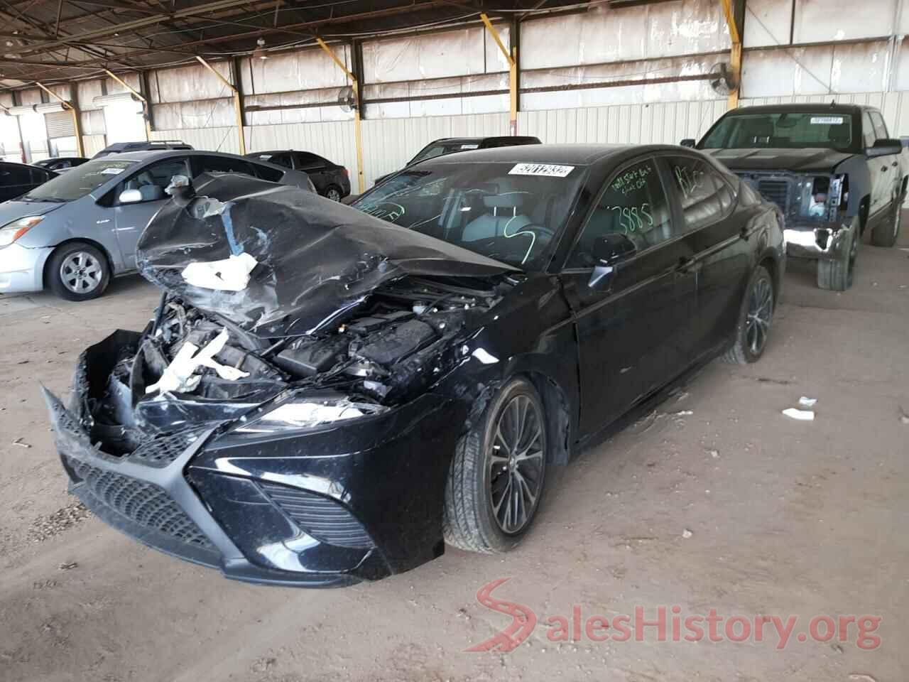 JTNB11HK8K3081084 2019 TOYOTA CAMRY